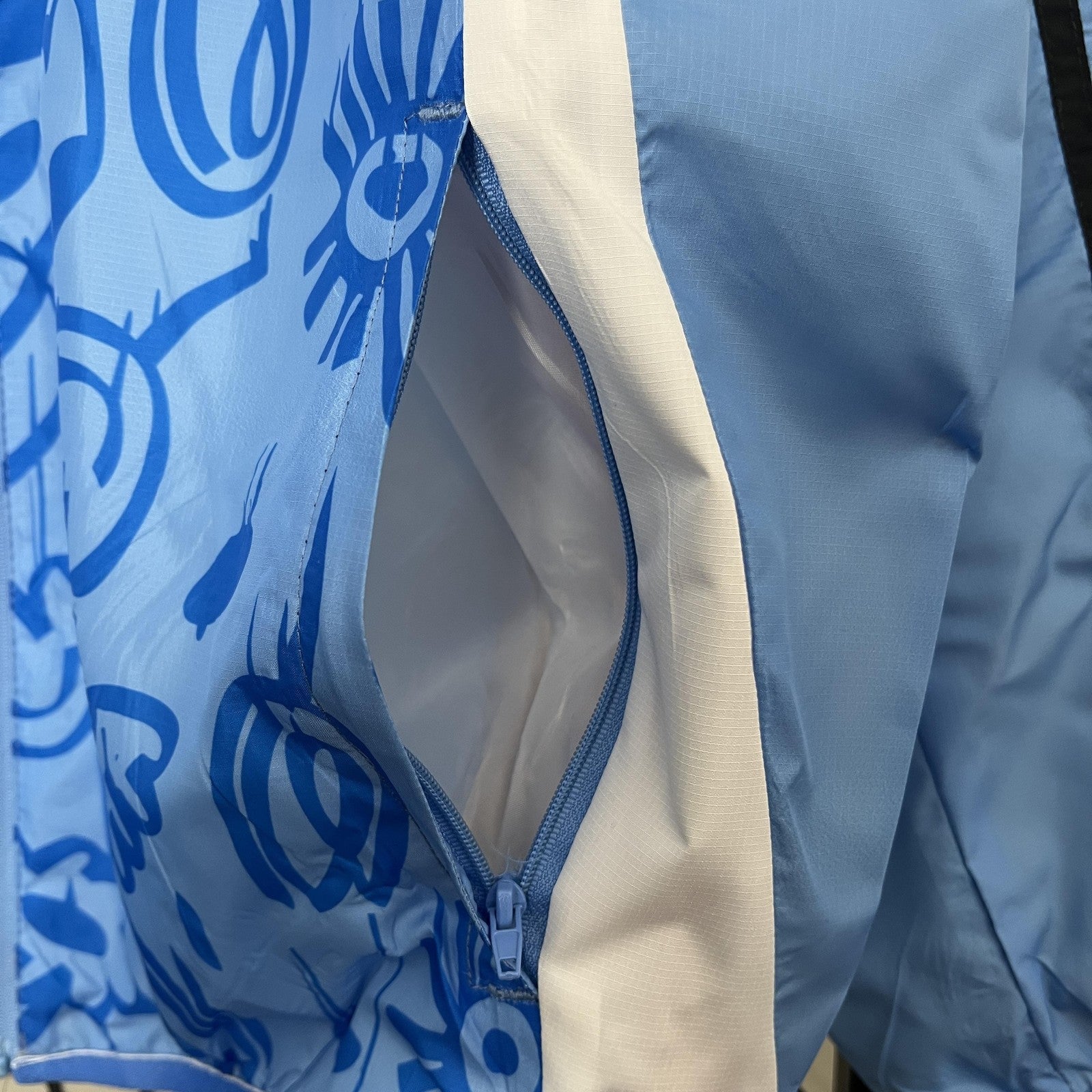 24 25 M U Trench Coat Reversible