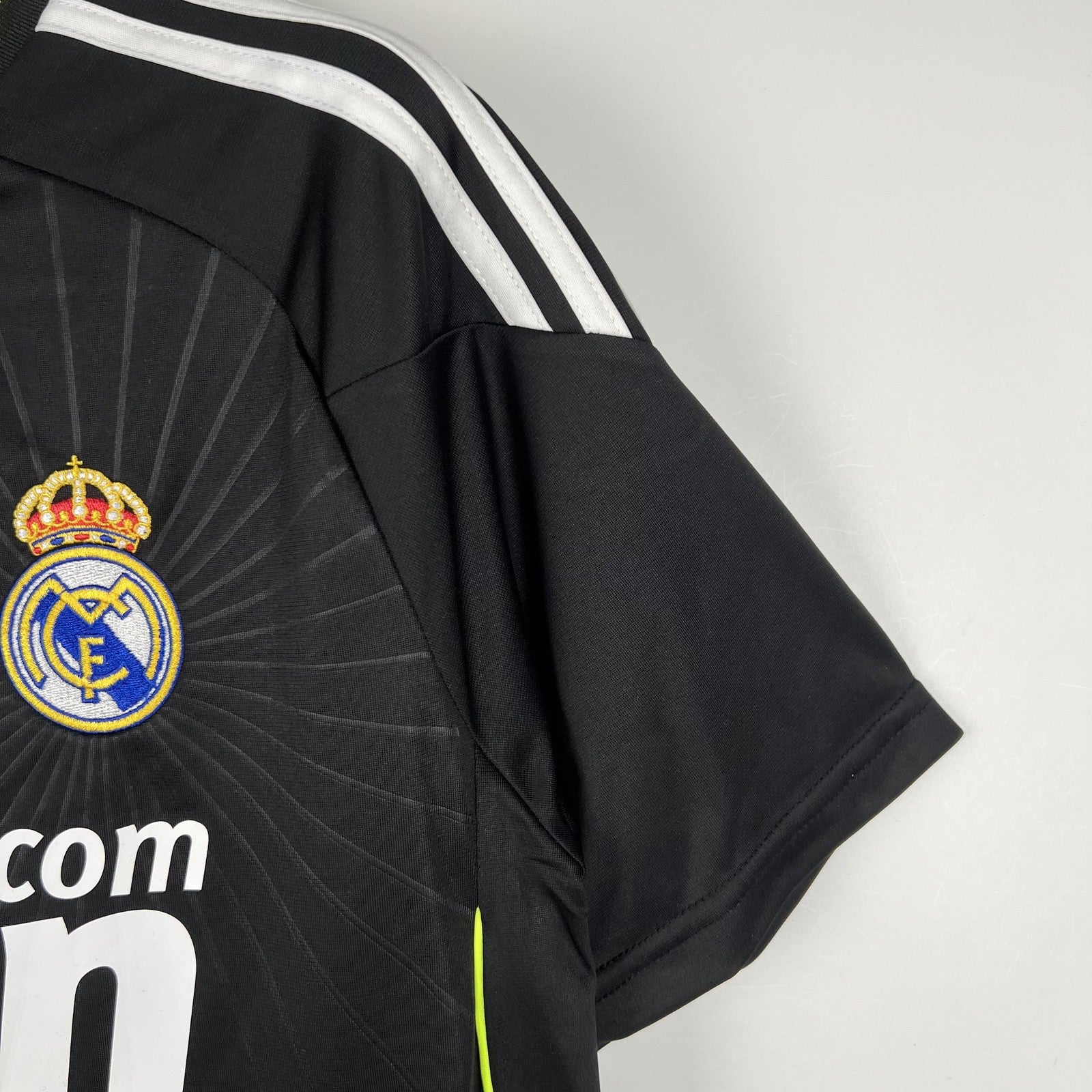 Retro Real Madrid 10 11 Away