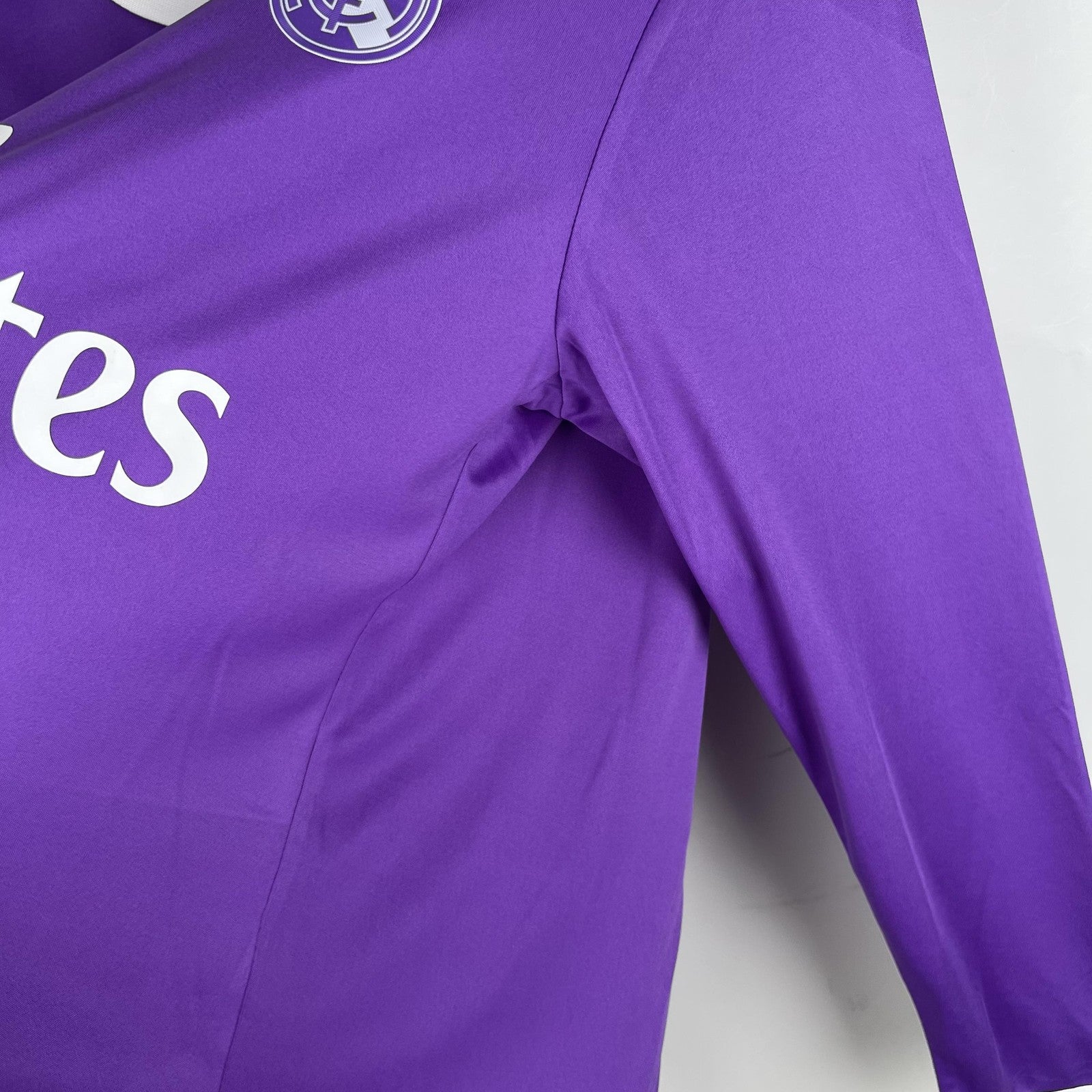 Retro Long Sleeve Real Madrid 16 17 Away