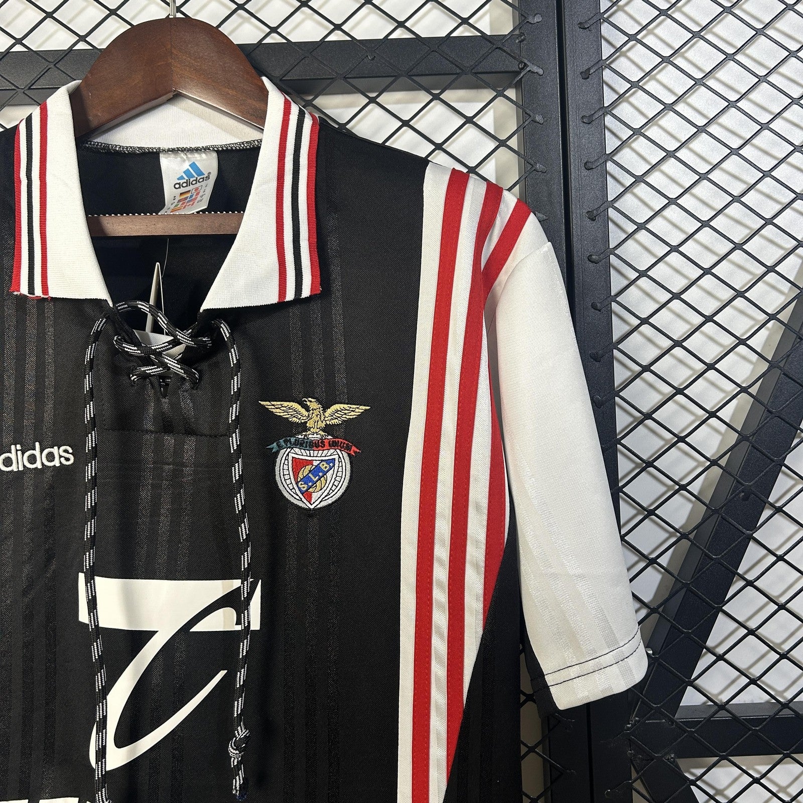 Retro 97 98 Benfica Away