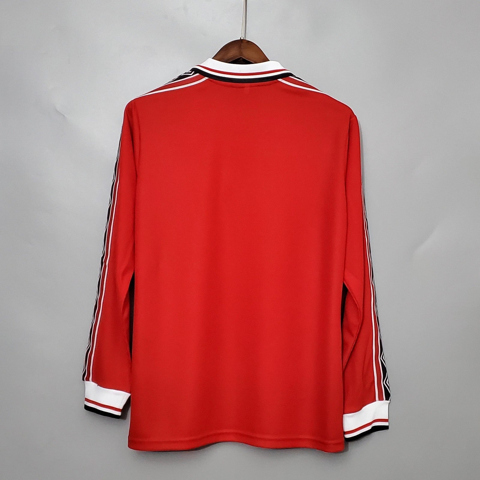 Retro Long Sleeved M U Home
