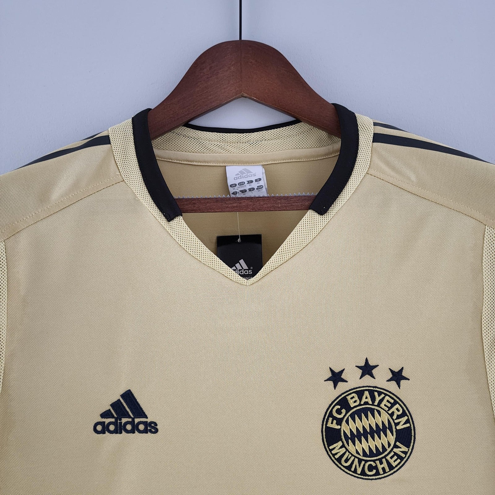 Retro 04 05 Bayern Munich Away