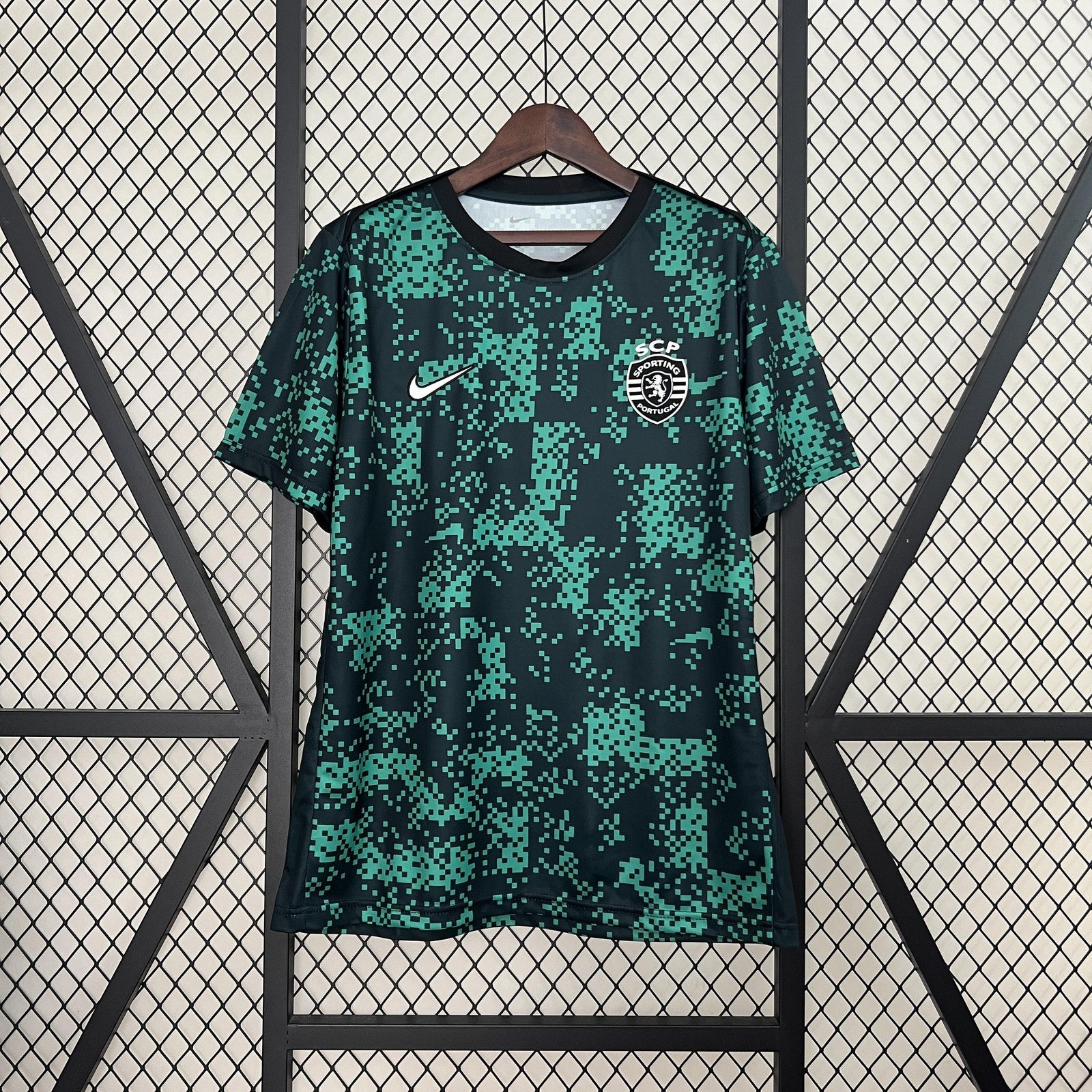 24 25 Sporting Lisbon Training Jersey