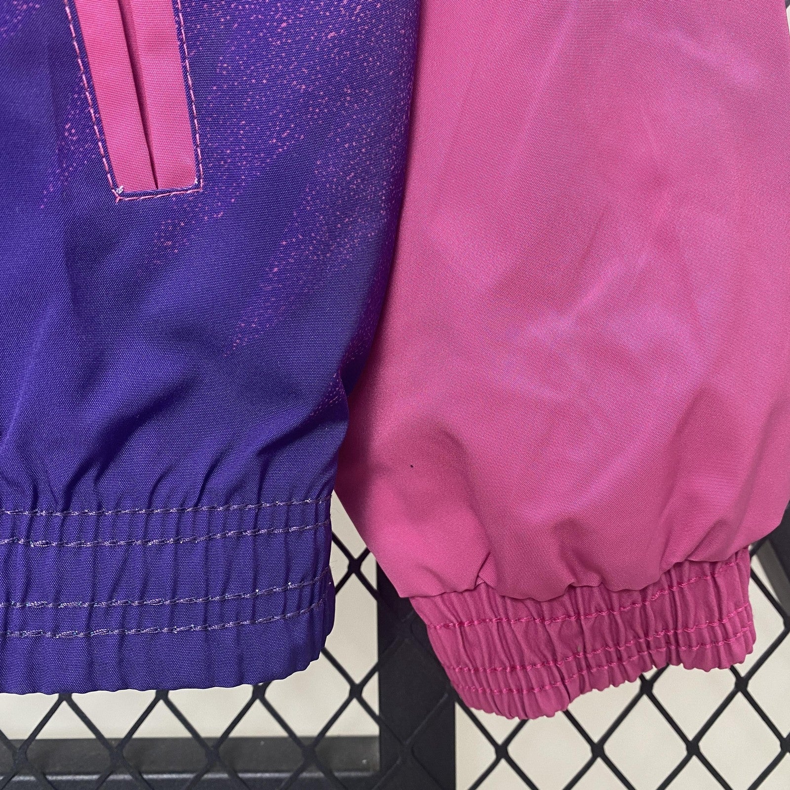 24 25 German Windbreaker