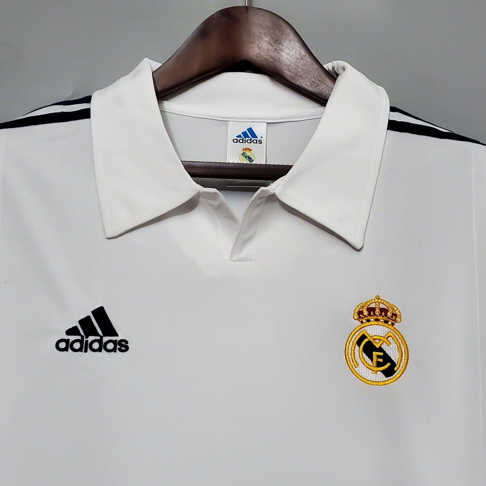 Retro Long Sleeved 2002 Real Madrid Home