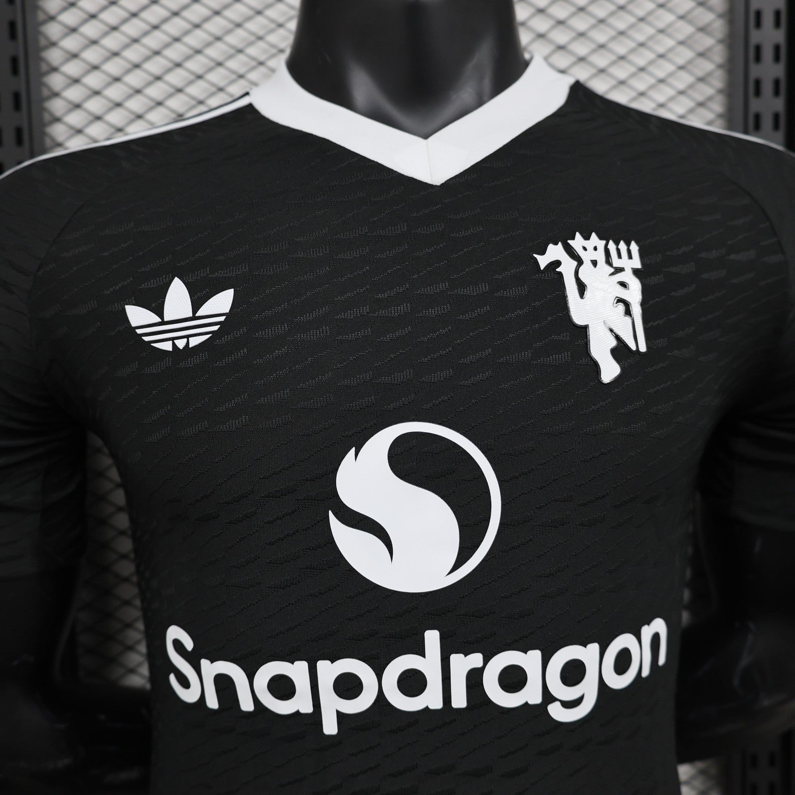 24 25 Player M U Black