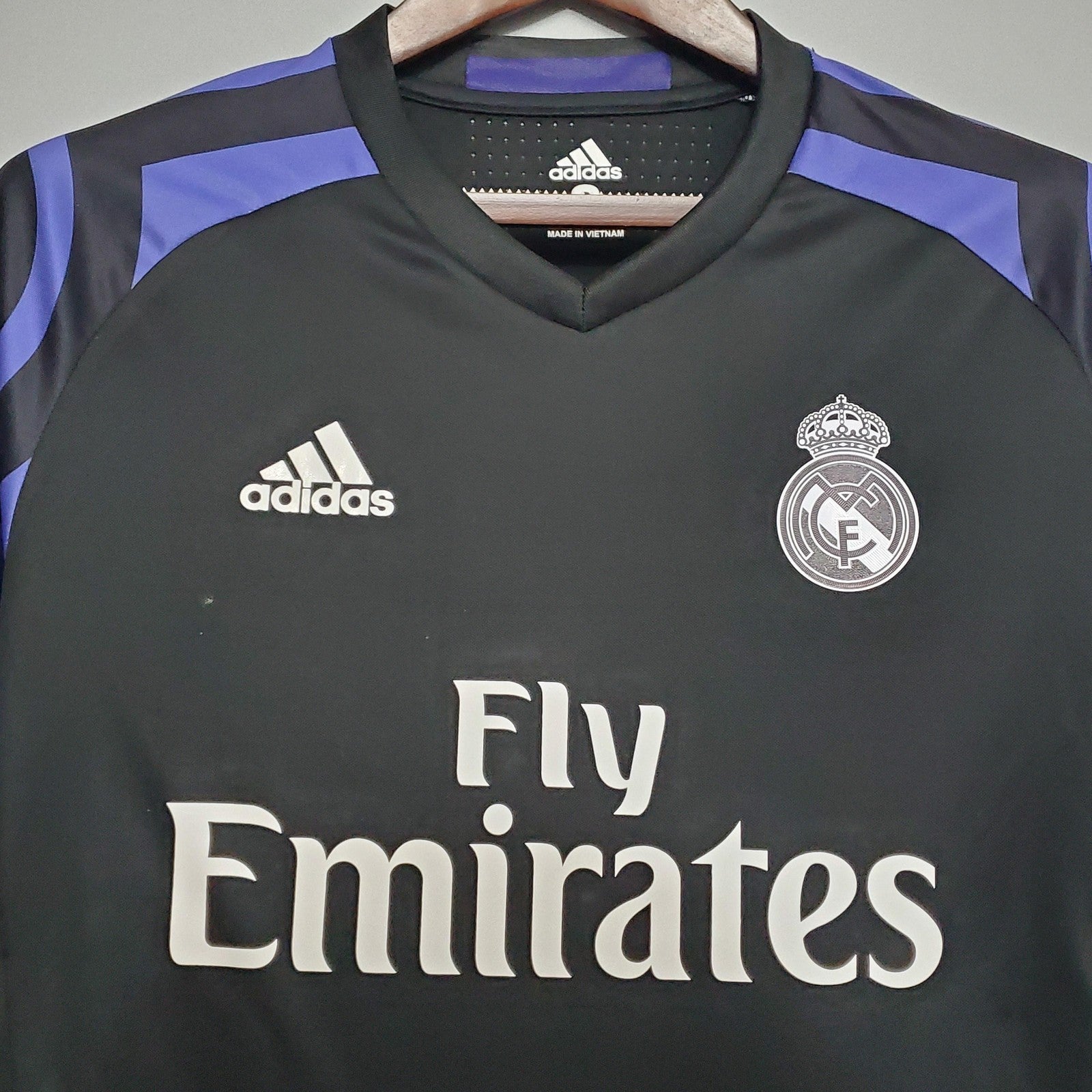 Retro Real Madrid 15 16 Third Away