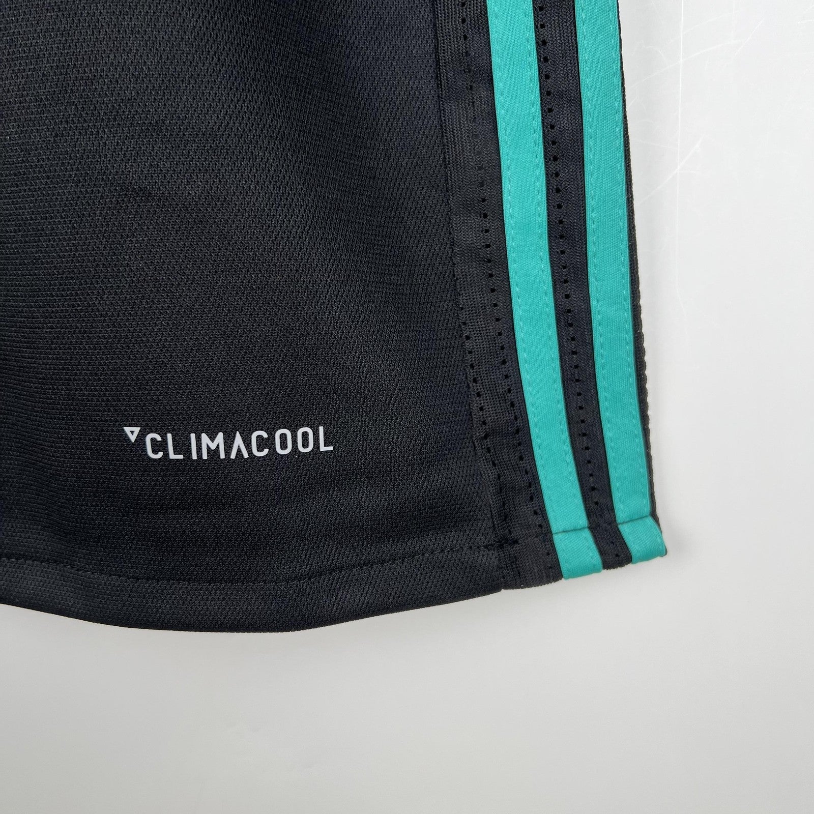 Retro Real Madrid 17 18 Away