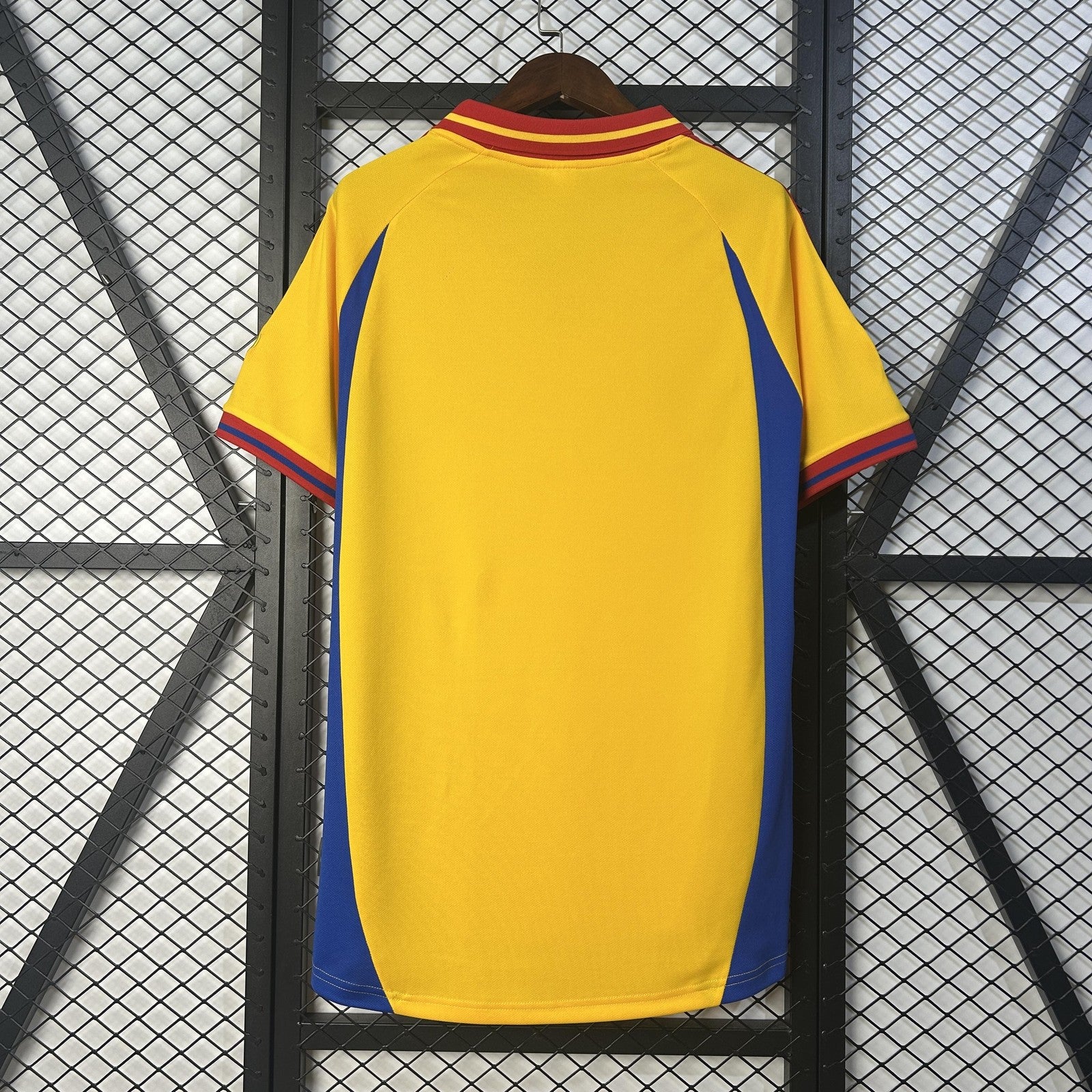 Retro 2000 Romania Home