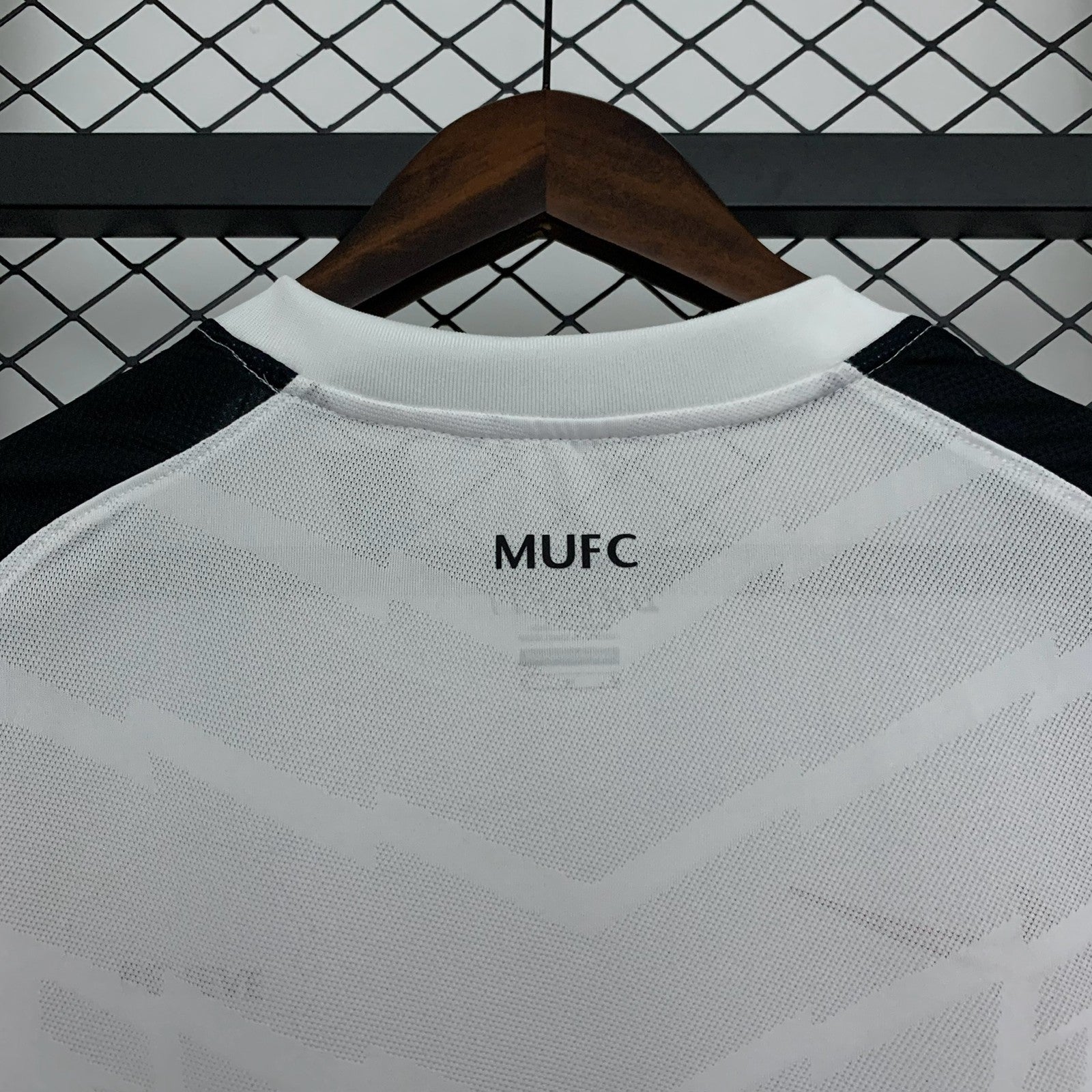 Retro M U 10 11 Away