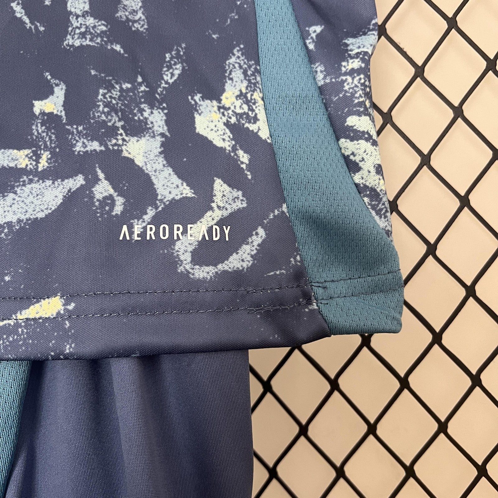 24 25 Kids Ajax Away