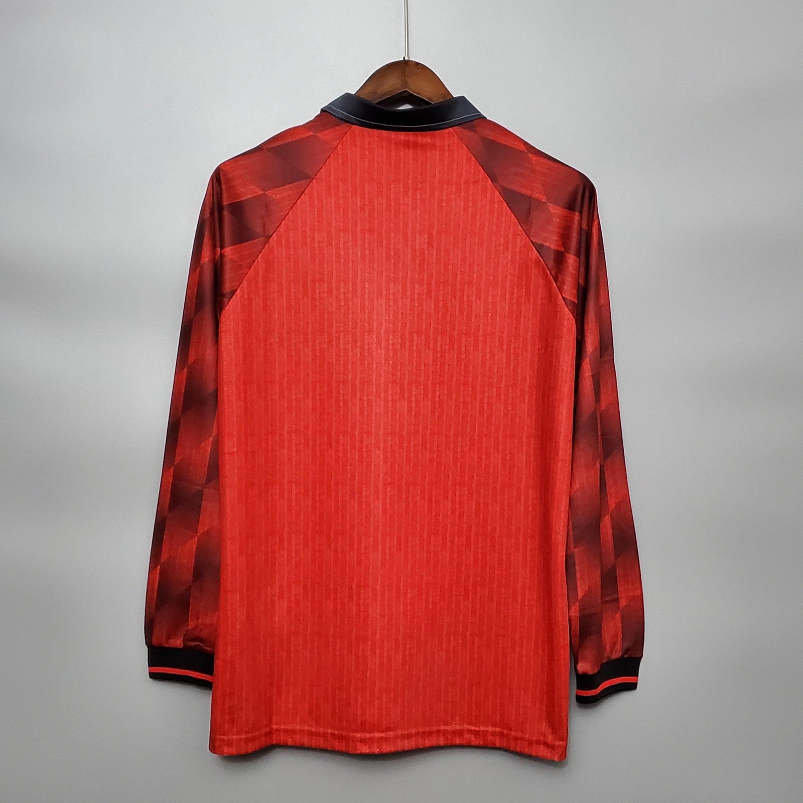 Retro Long Sleeve 1996 M U Home