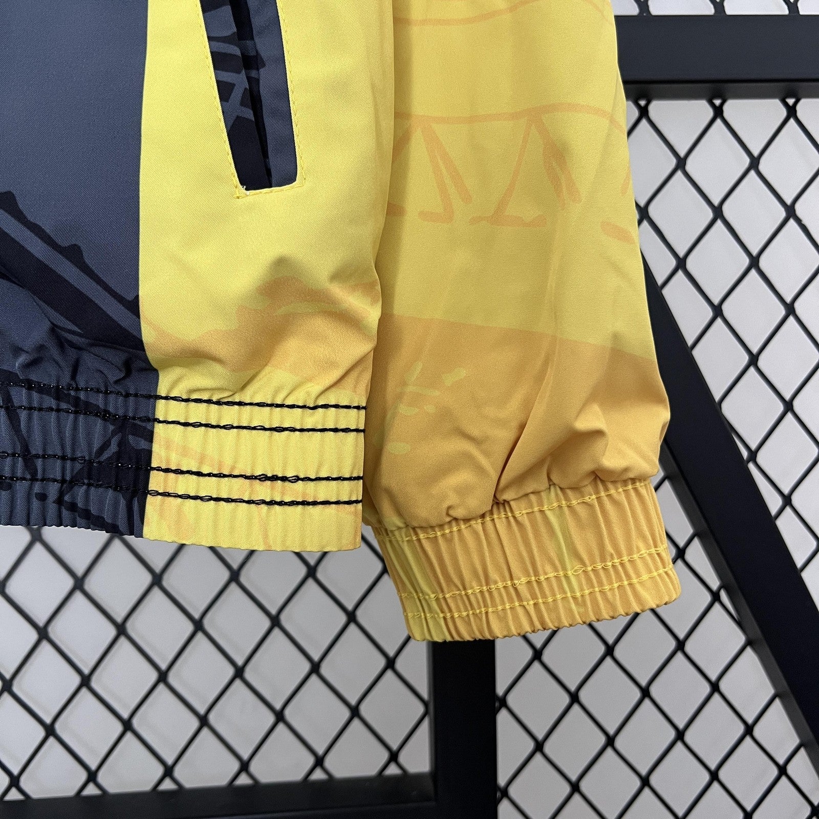 24 25 Fluminese Trench Coat Reversible