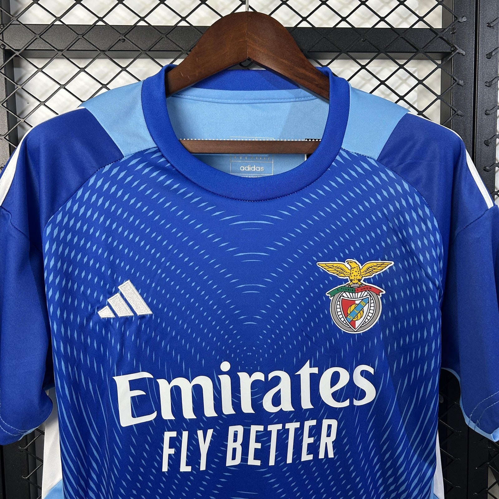 25 26 Benfica Training Goalkeeper 2