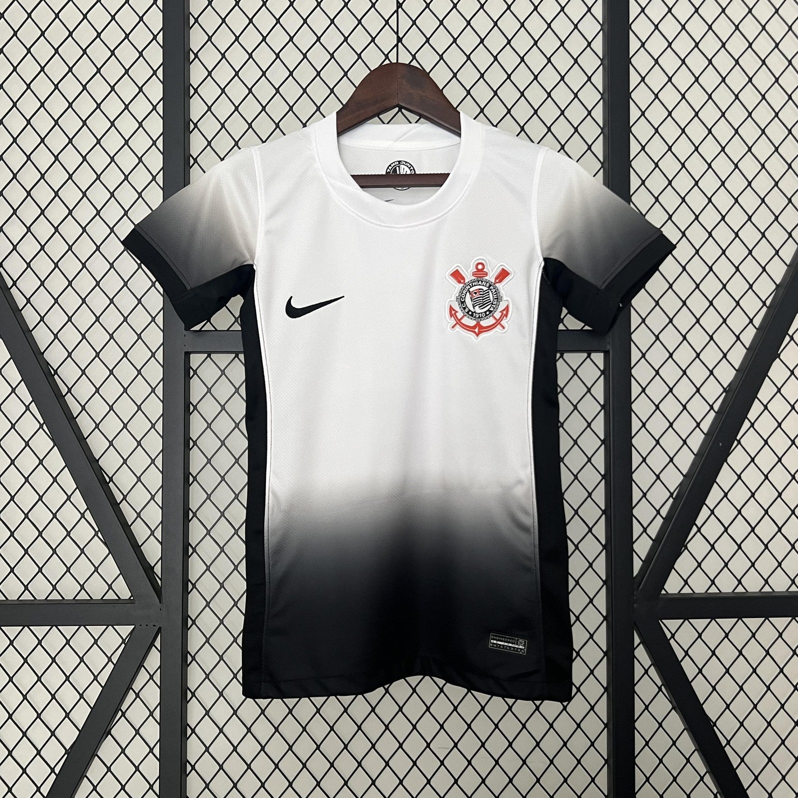 24 25 Women Corinthians Home