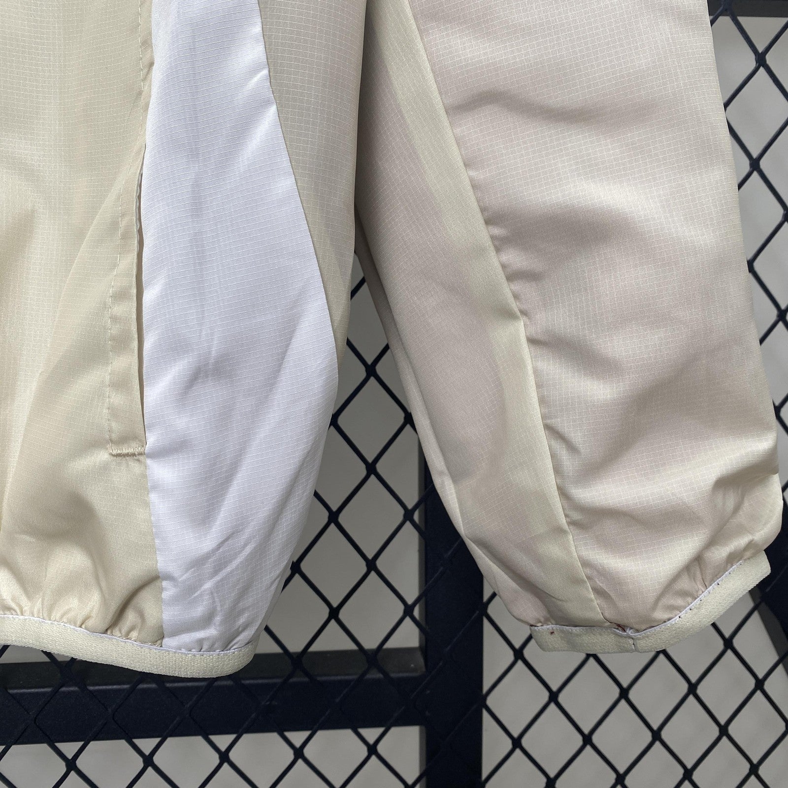 24 25 Roma Windbreaker