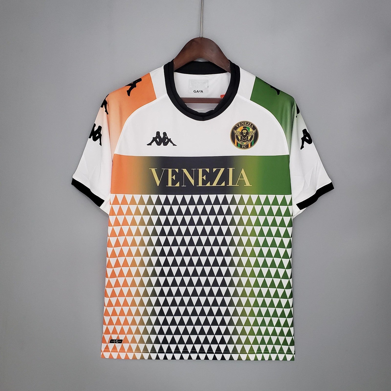 21 22 Venice Away