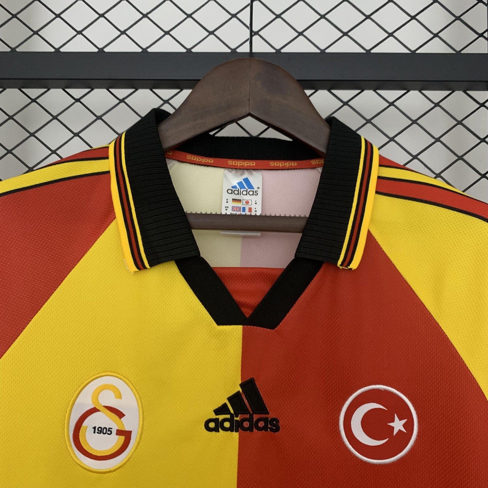 Retro Galatasaray 98 99 Home