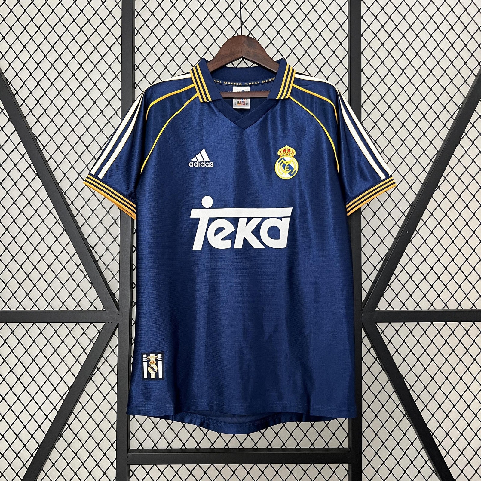 Retro Real Madrid 98 00 Third Away
