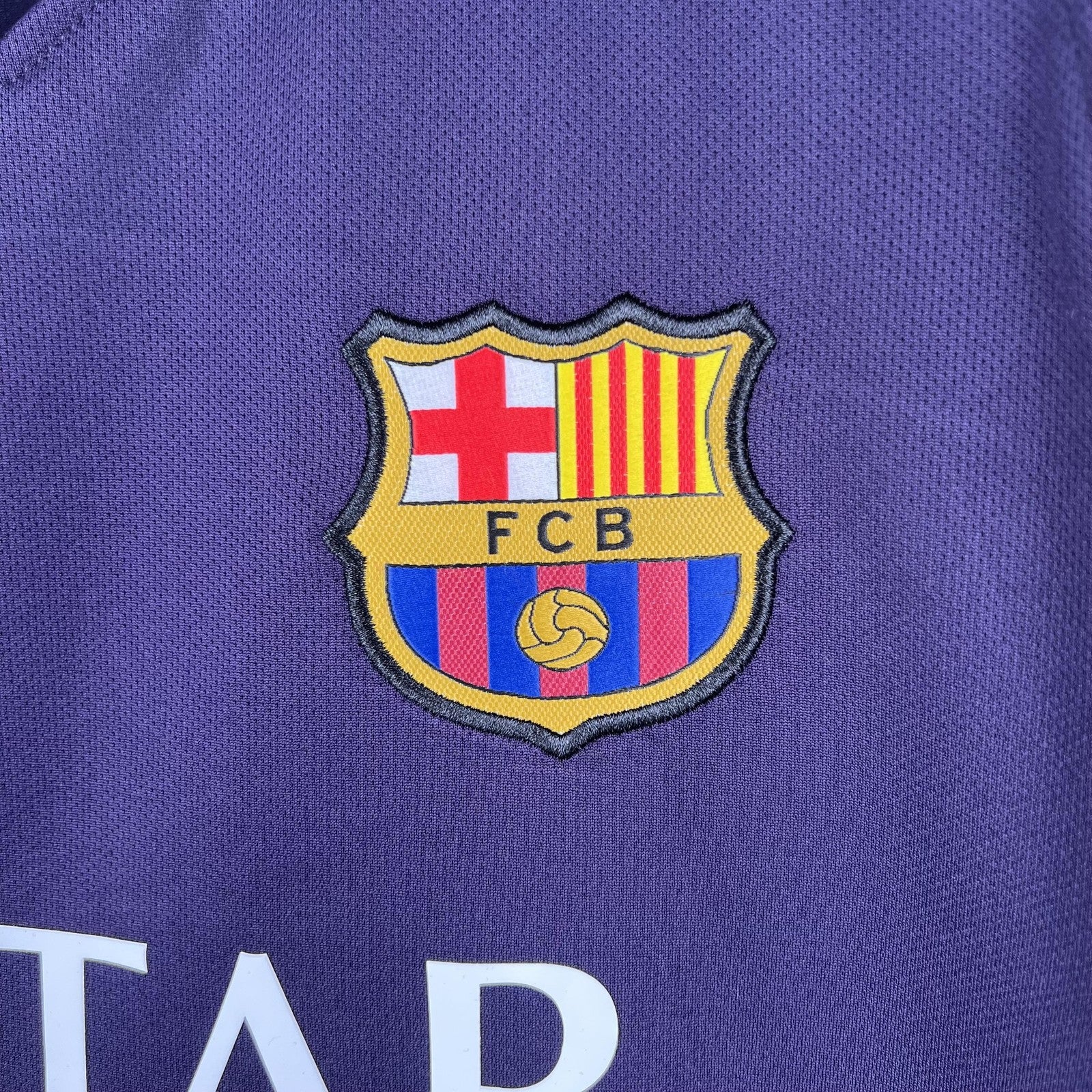 Retro Barcelona 16 17 Away
