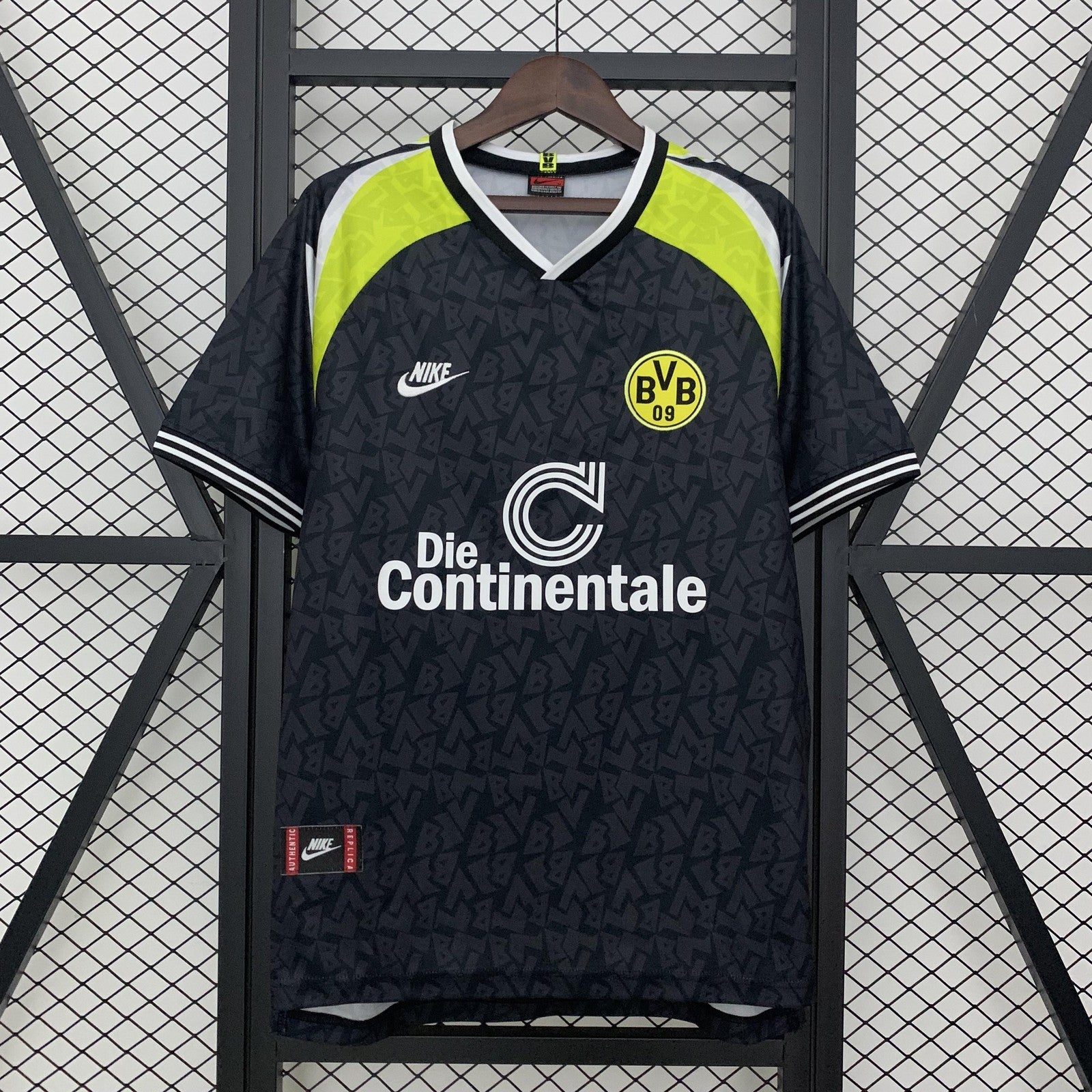 Retro Dortmund Away