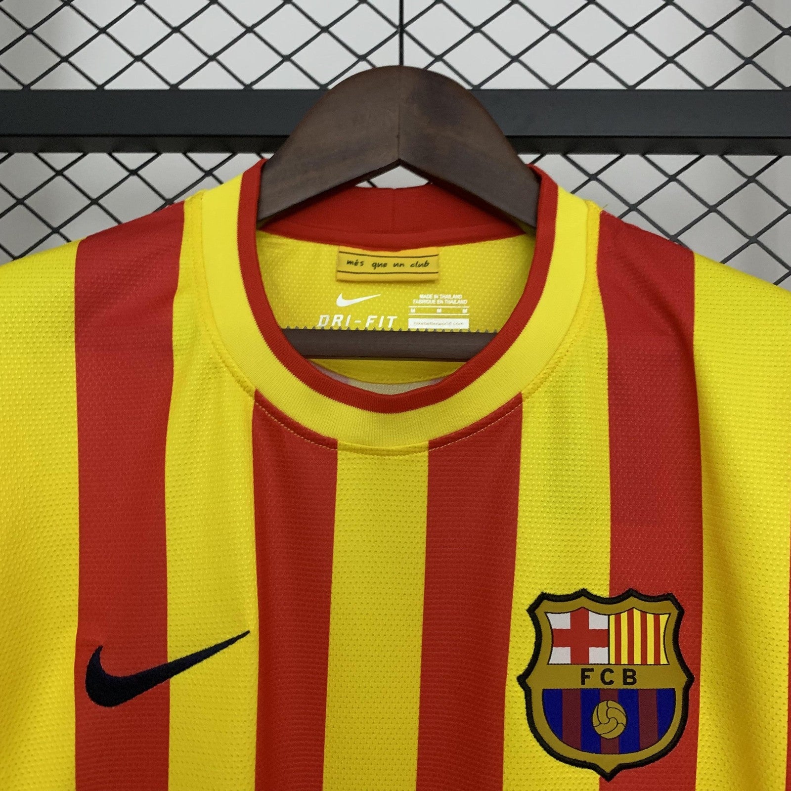 Retro Barcelona 13 14 Away