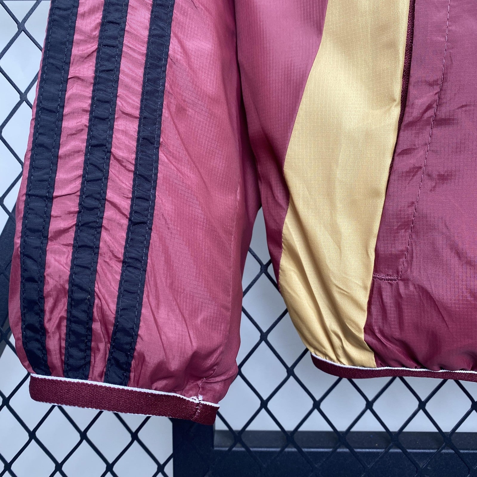 24 25 Roma Windbreaker