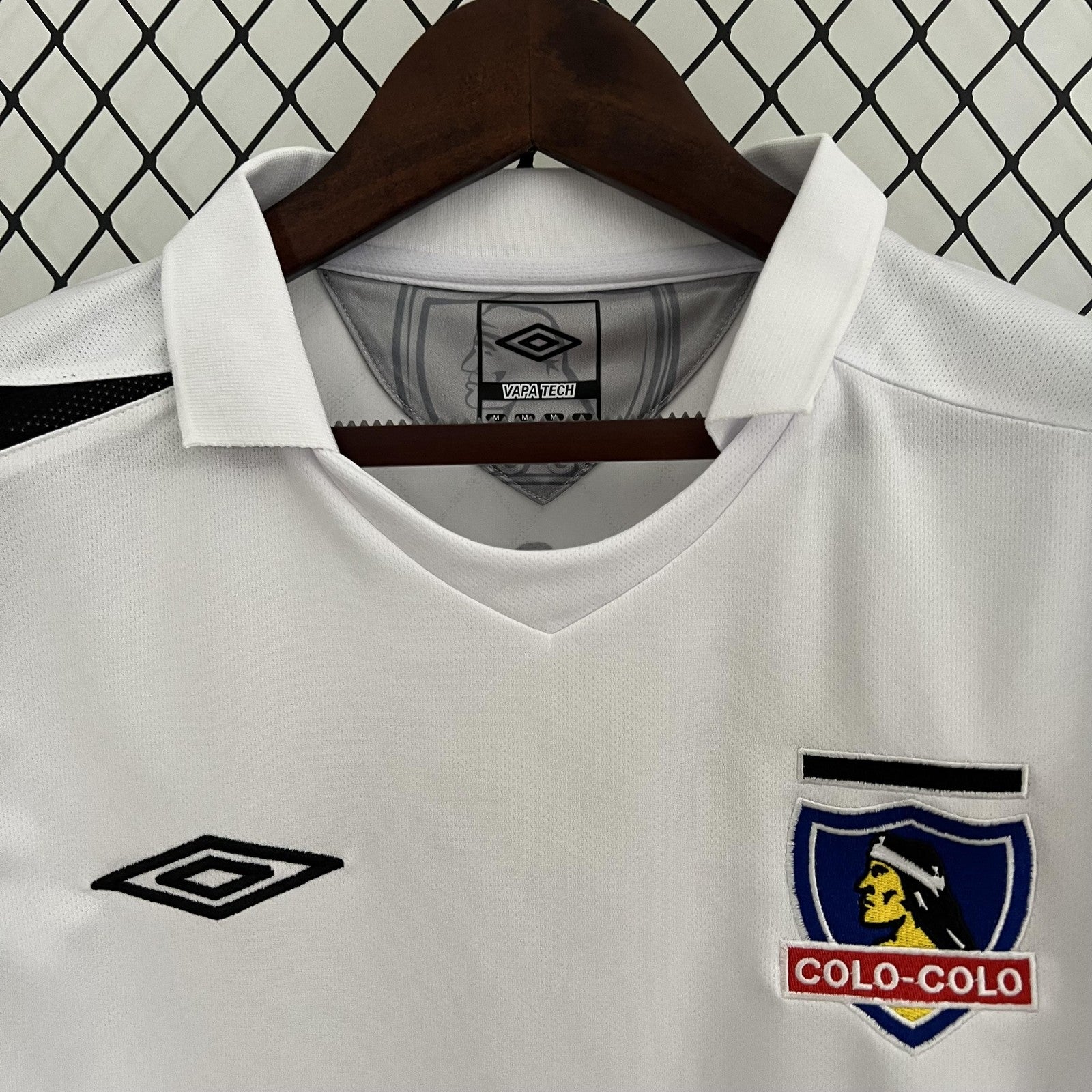 Retro Long Sleeve Colo Colo 2006 Home