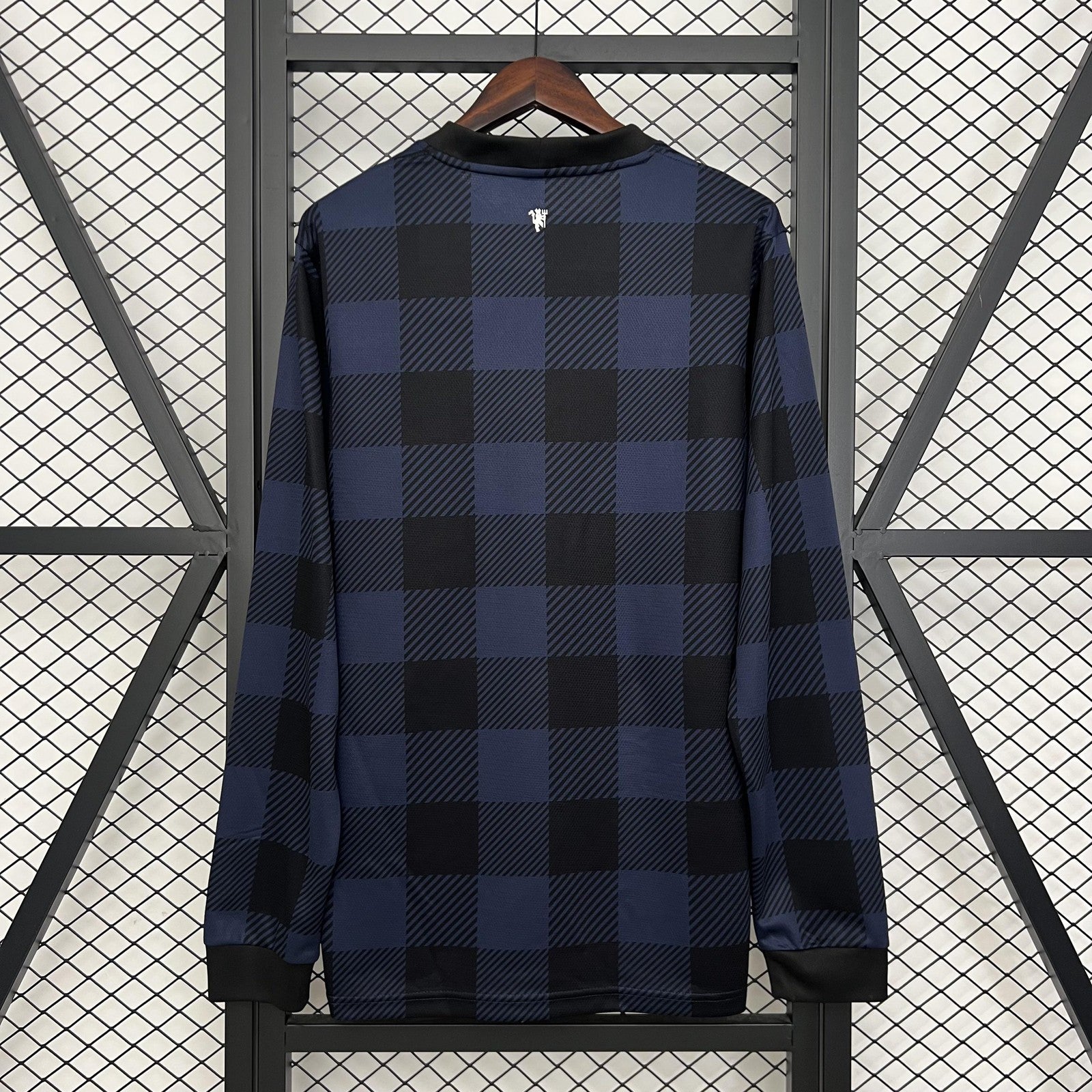 Retro Long Sleeve M U Black