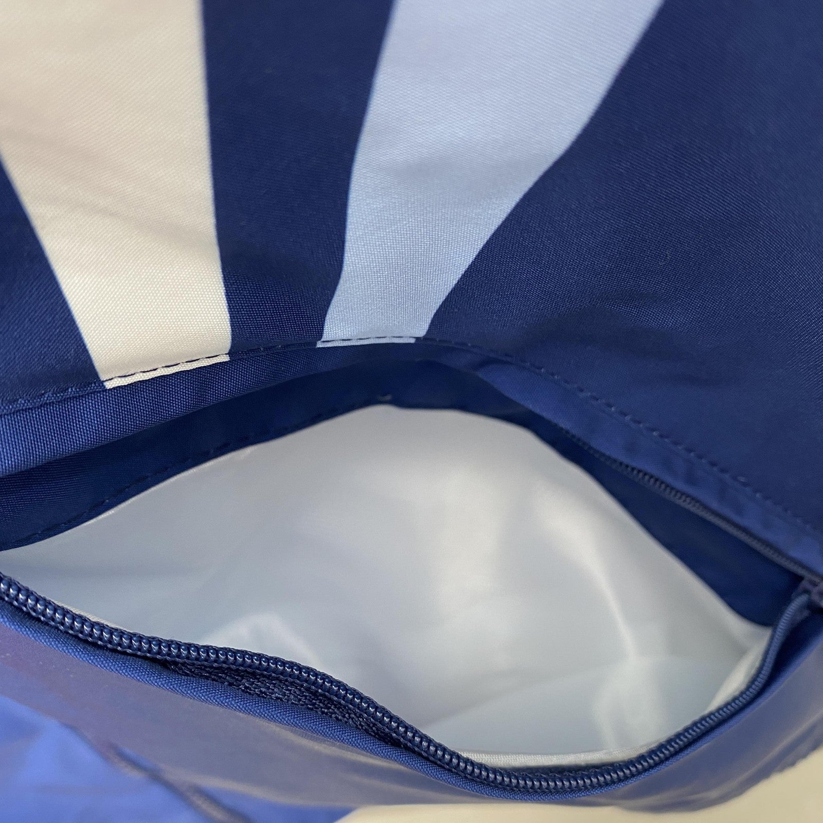 24 25 Argentina Windbreaker