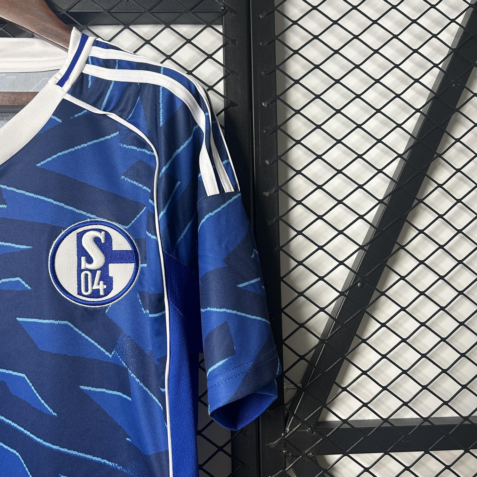 25 26 Schalke 04 Home