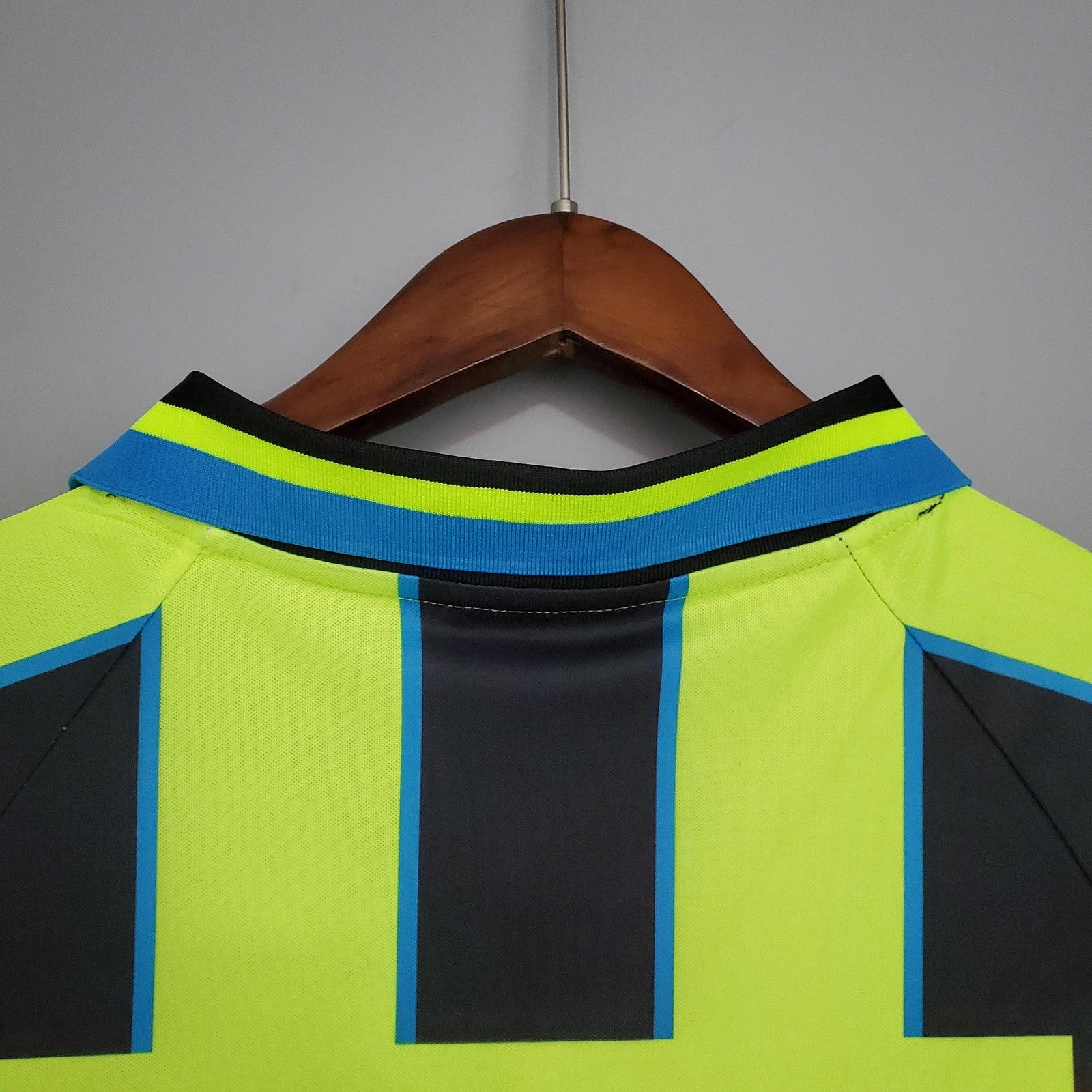 Retro Manchester City 98 99 Away