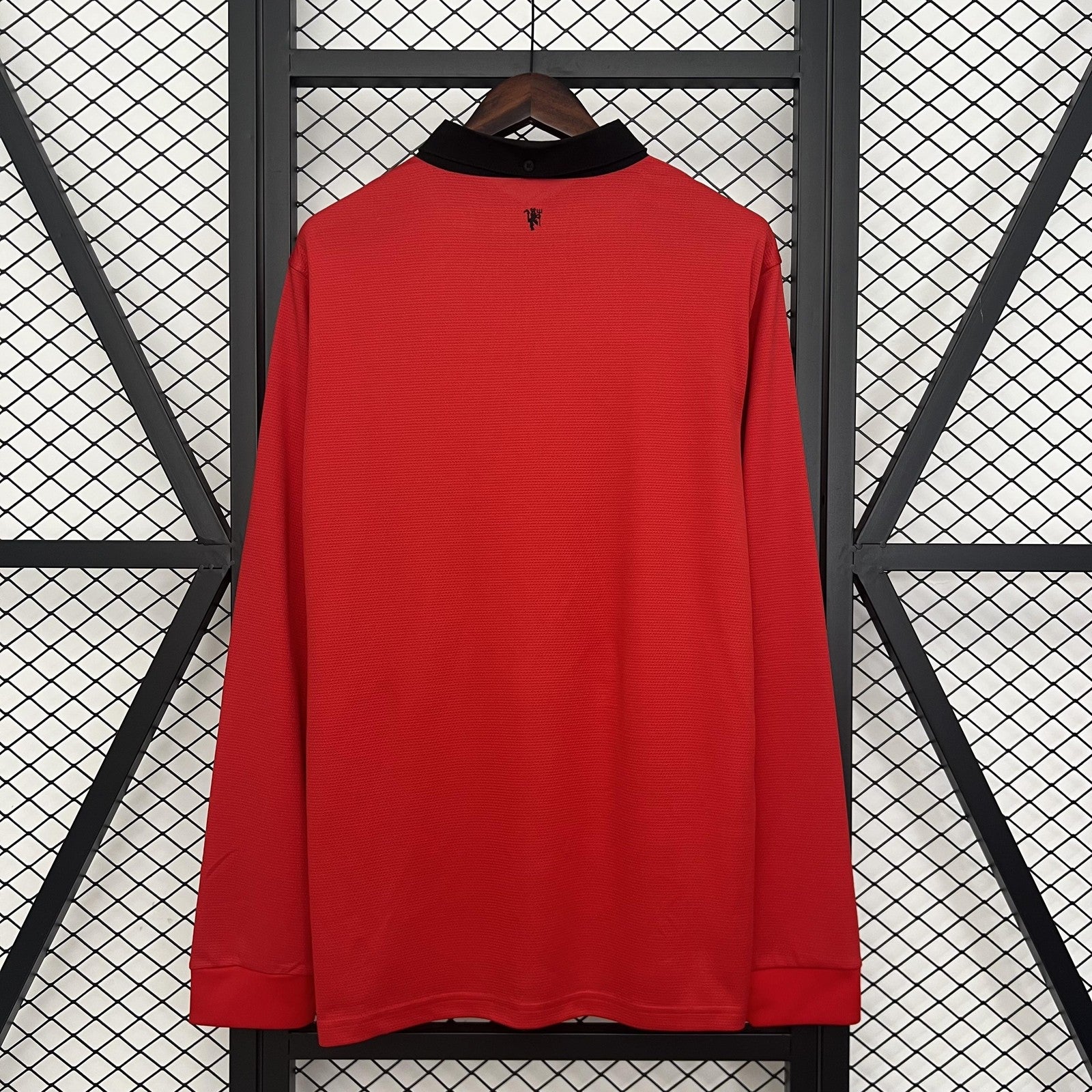 Retro Long Sleeve M U Home