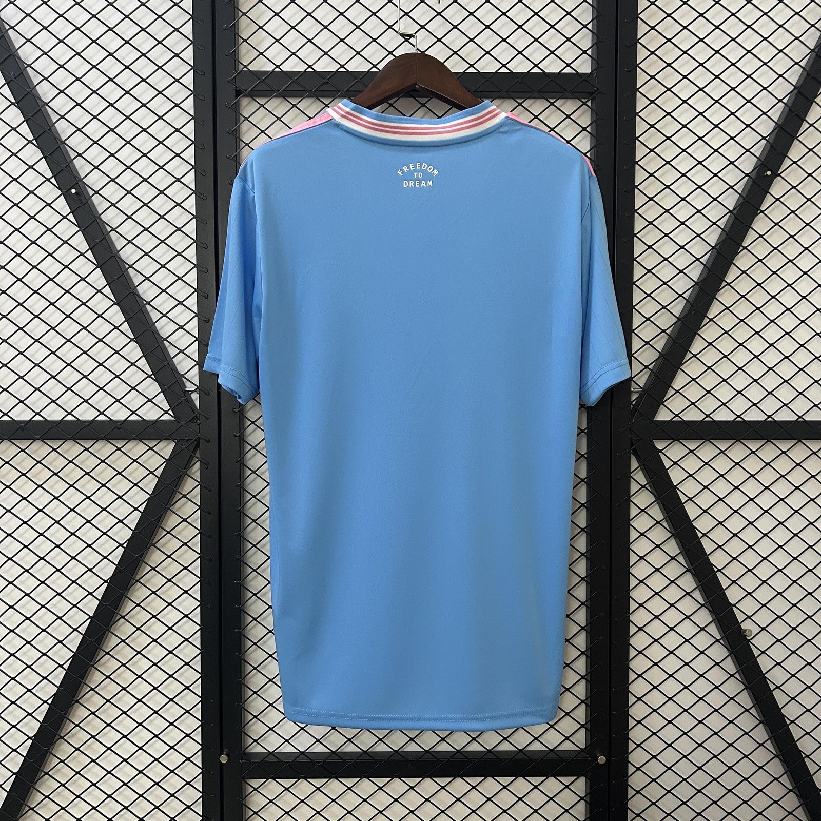 25 26 Miami Third Away