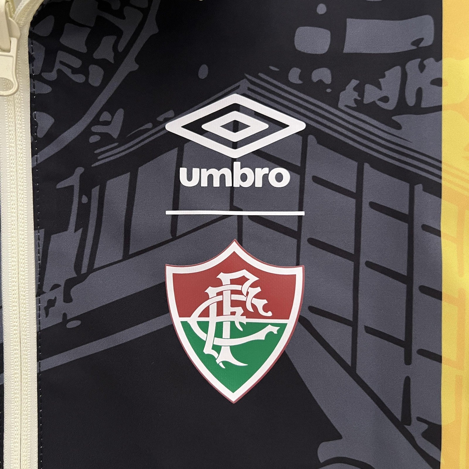 24 25 Fluminese Trench Coat Reversible