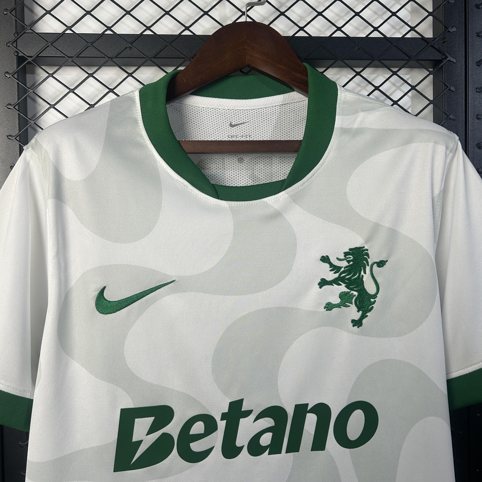 25 26 Sporting Lisbon Away
