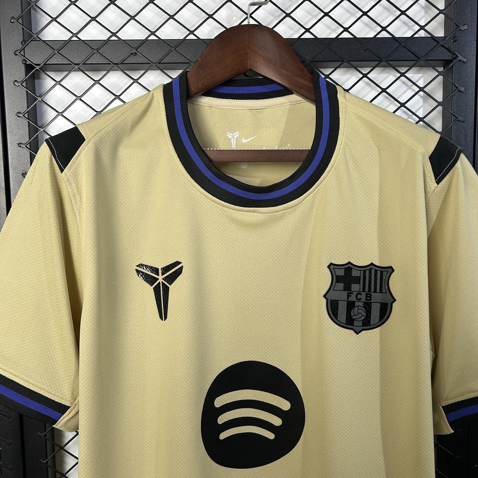 25 26 Barcelona Away