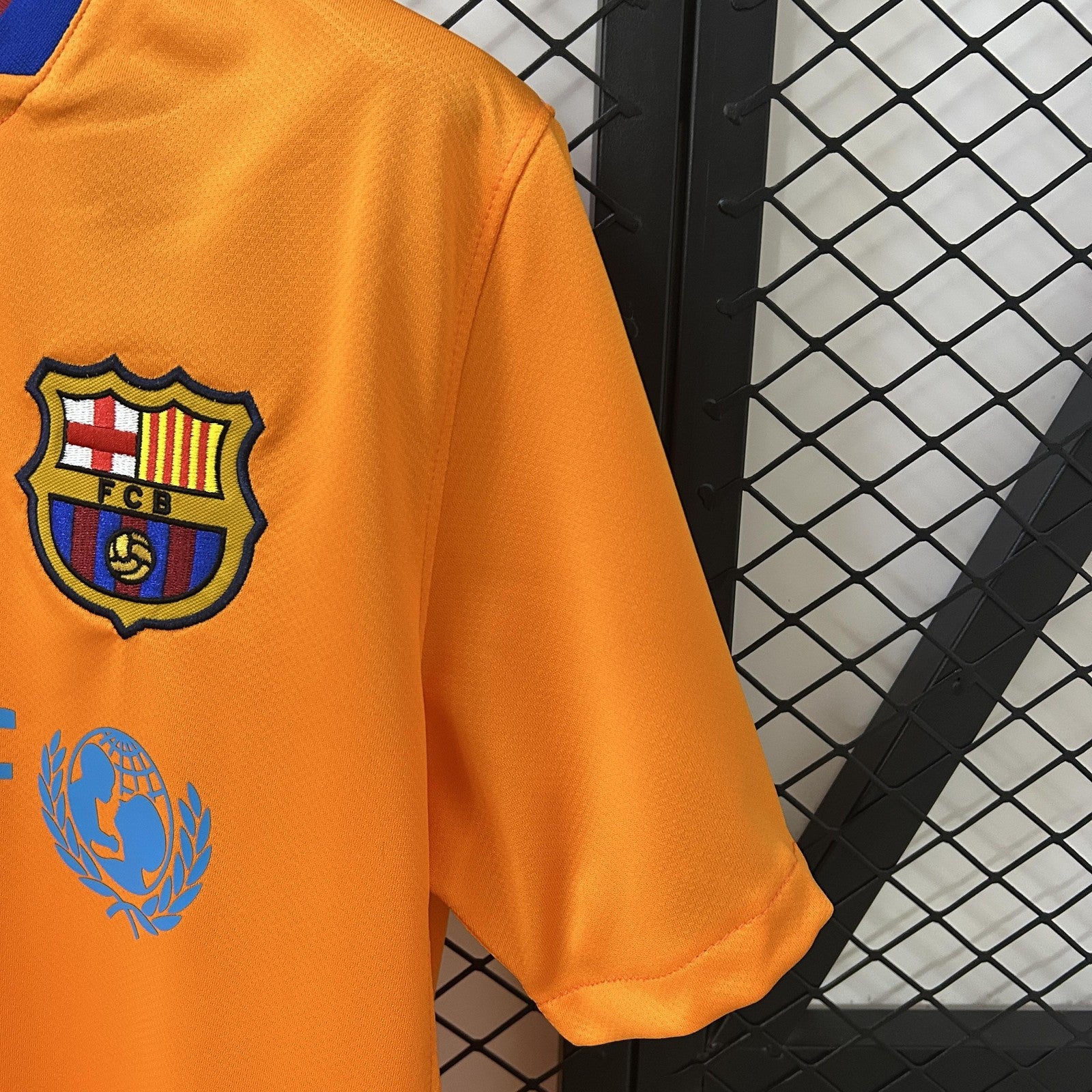Retro Barcelona 06 07 Away
