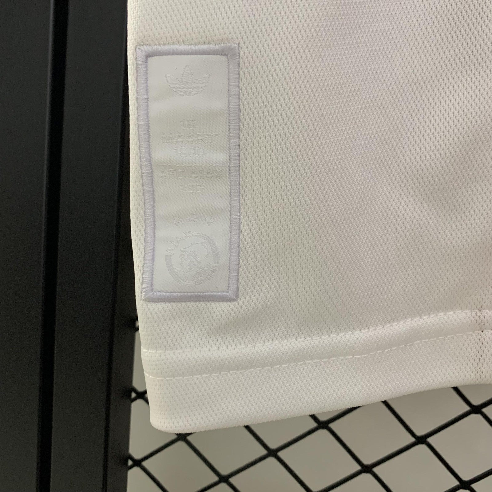 25 26 Ajax Commemorative Edition