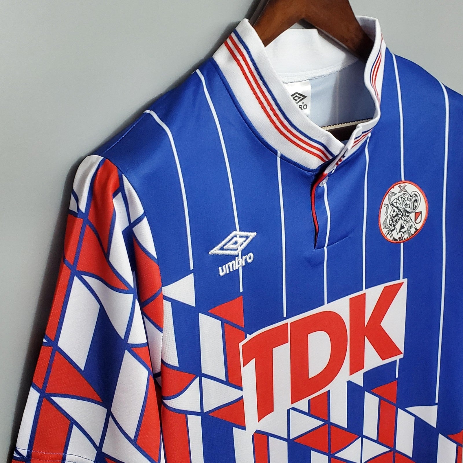 Retro 1990 Ajax Away