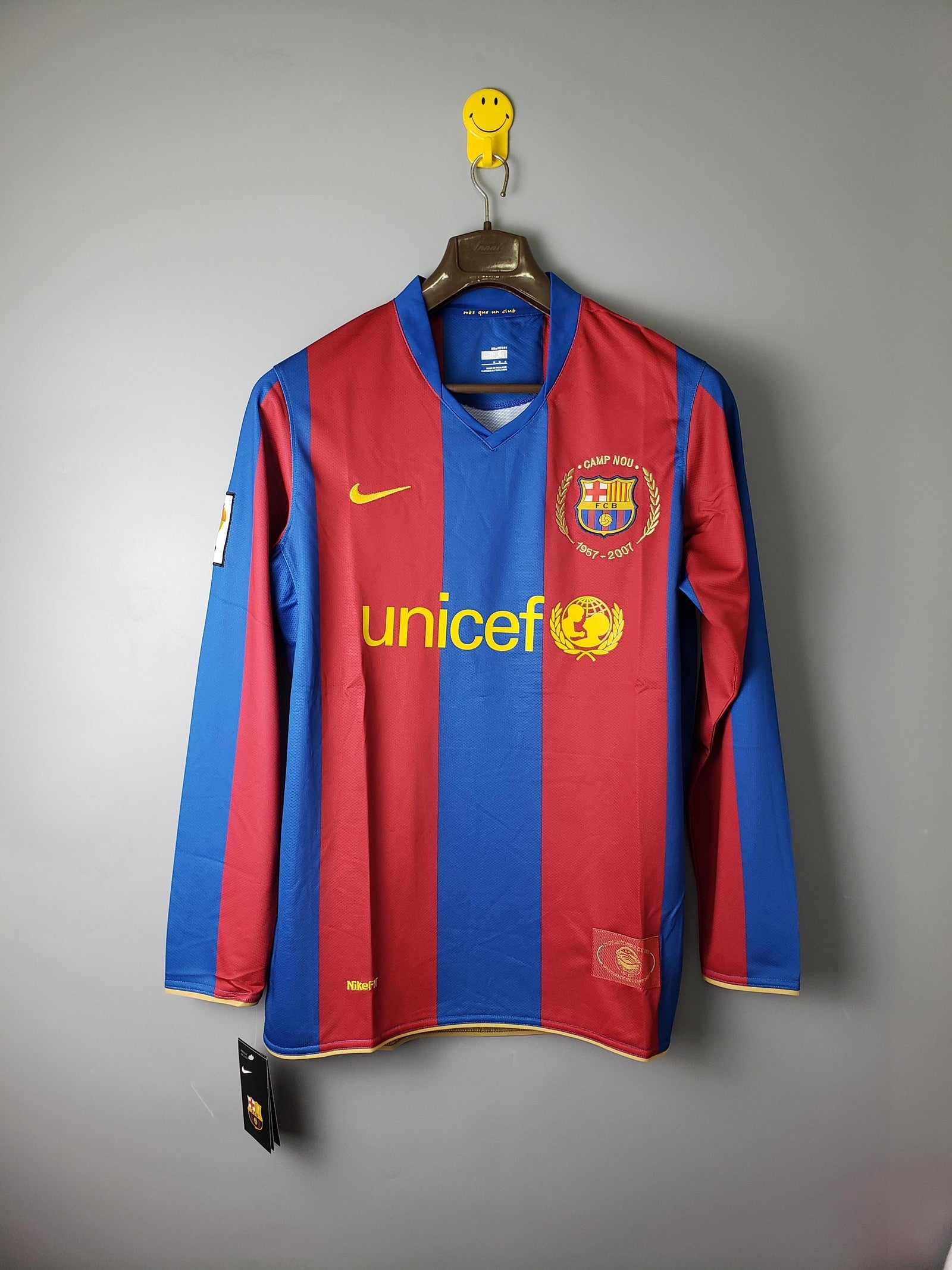 Retro Barcelona Long Sleeves Home