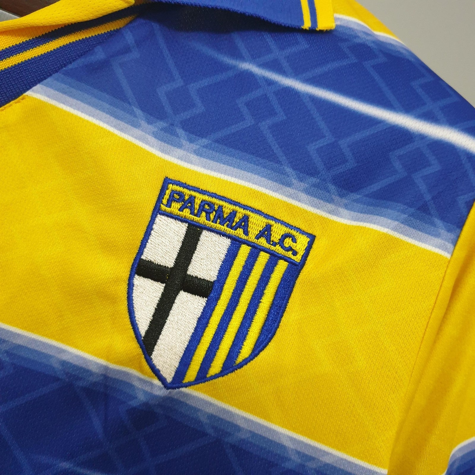 Parma Retro Shirt Home