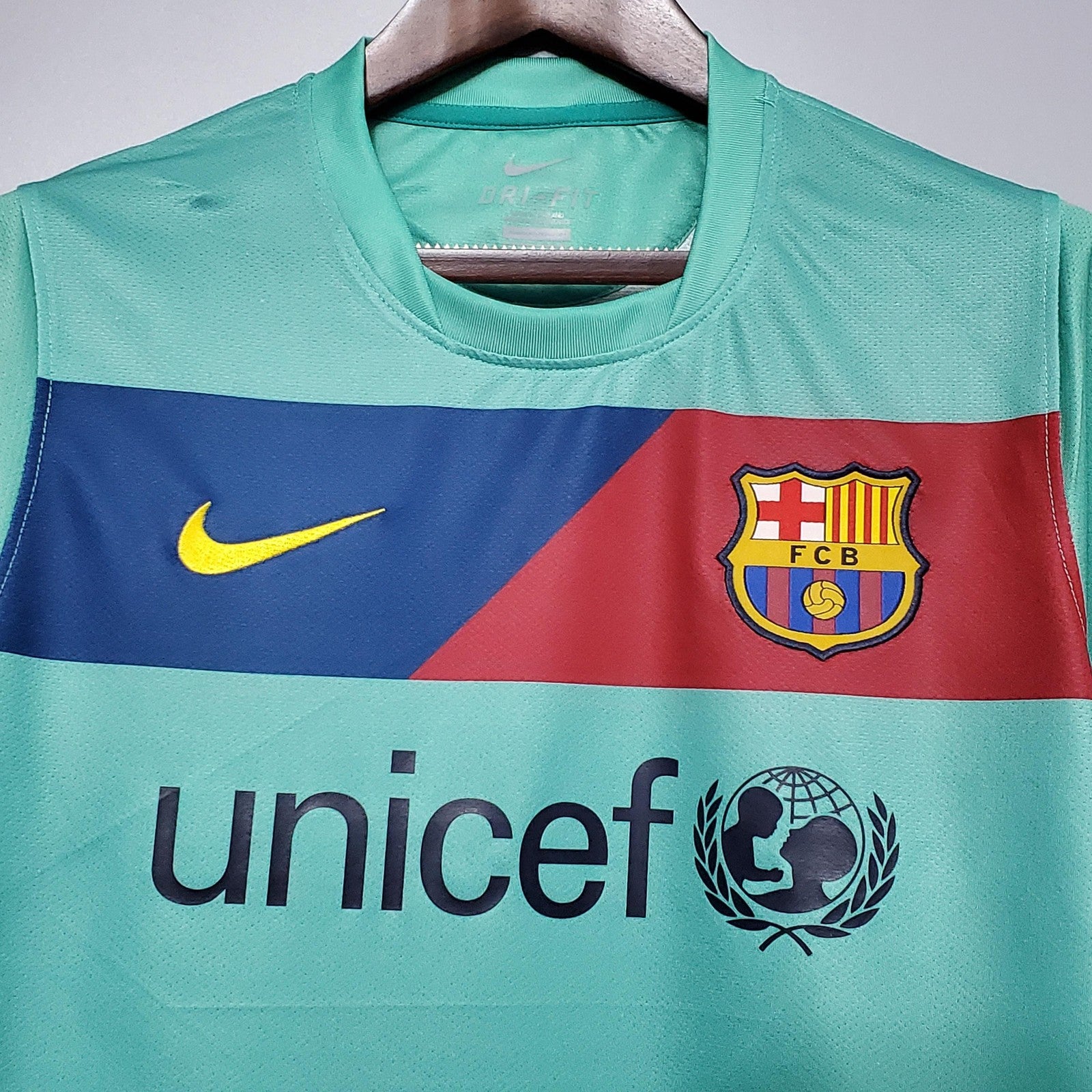 Retro Barcelona 10 11 Away