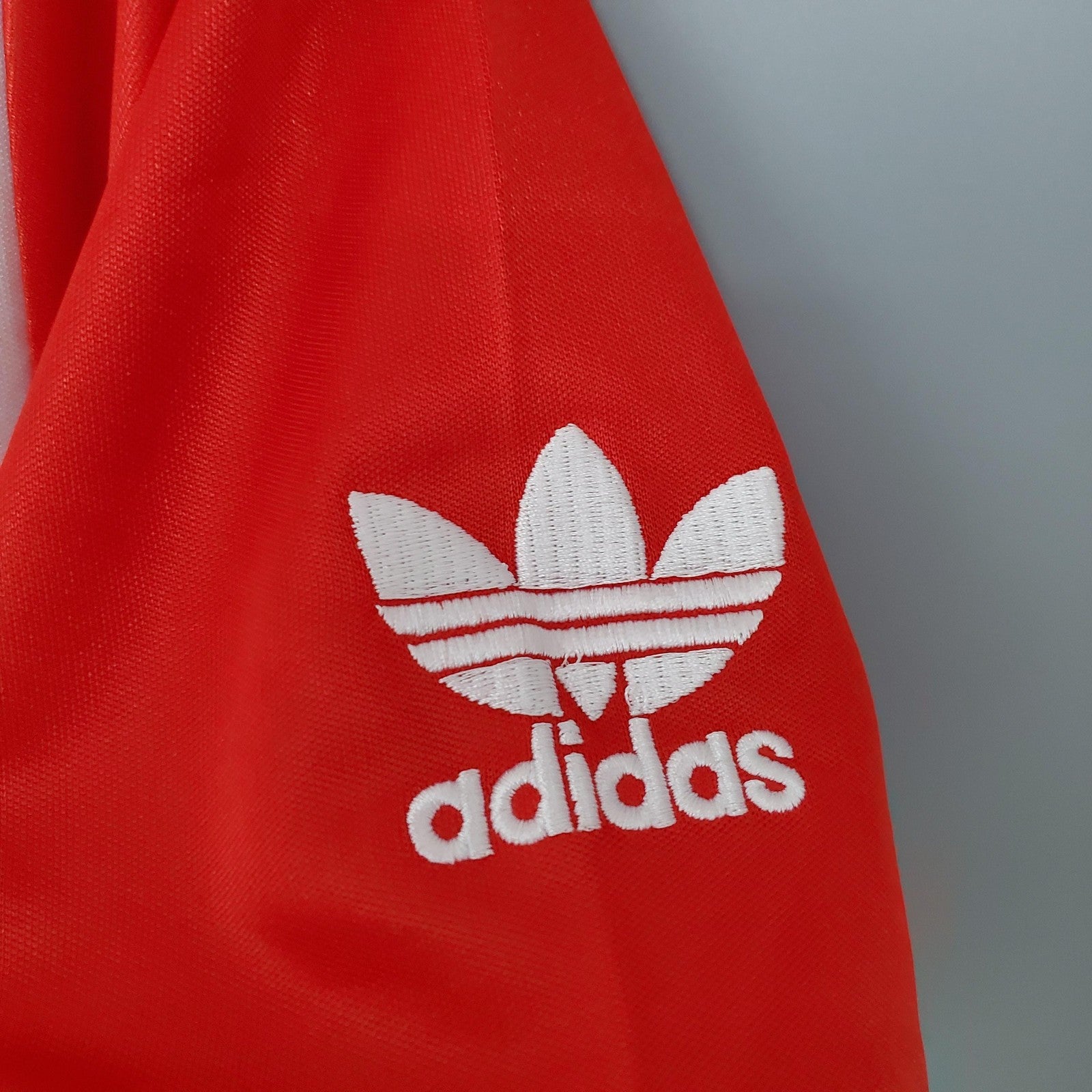 Retro M U 85 86 Home