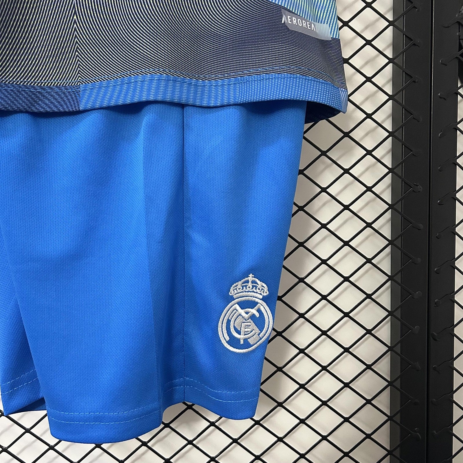 25 26 Kids Real Madrid Training Uniform
