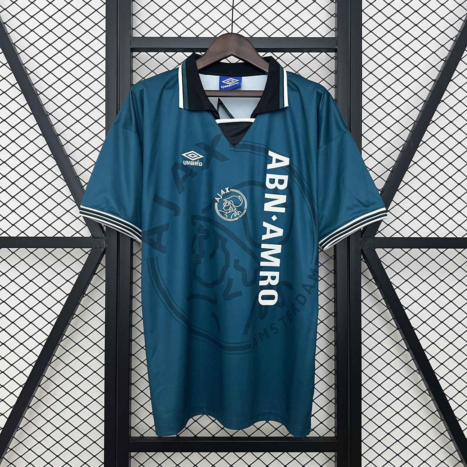 Retro Ajax 95 96 Away