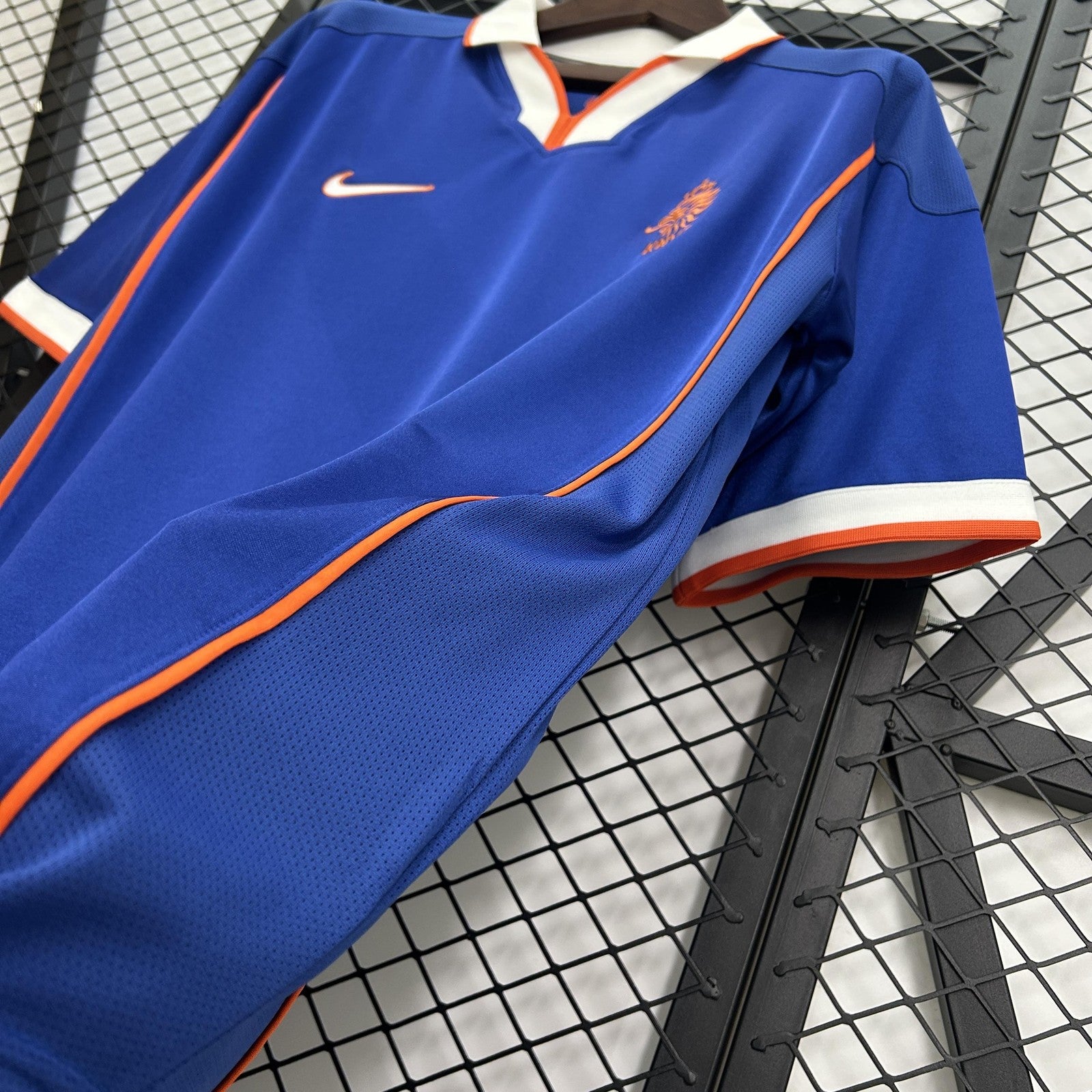 Retro 1998 Holland Home Retro