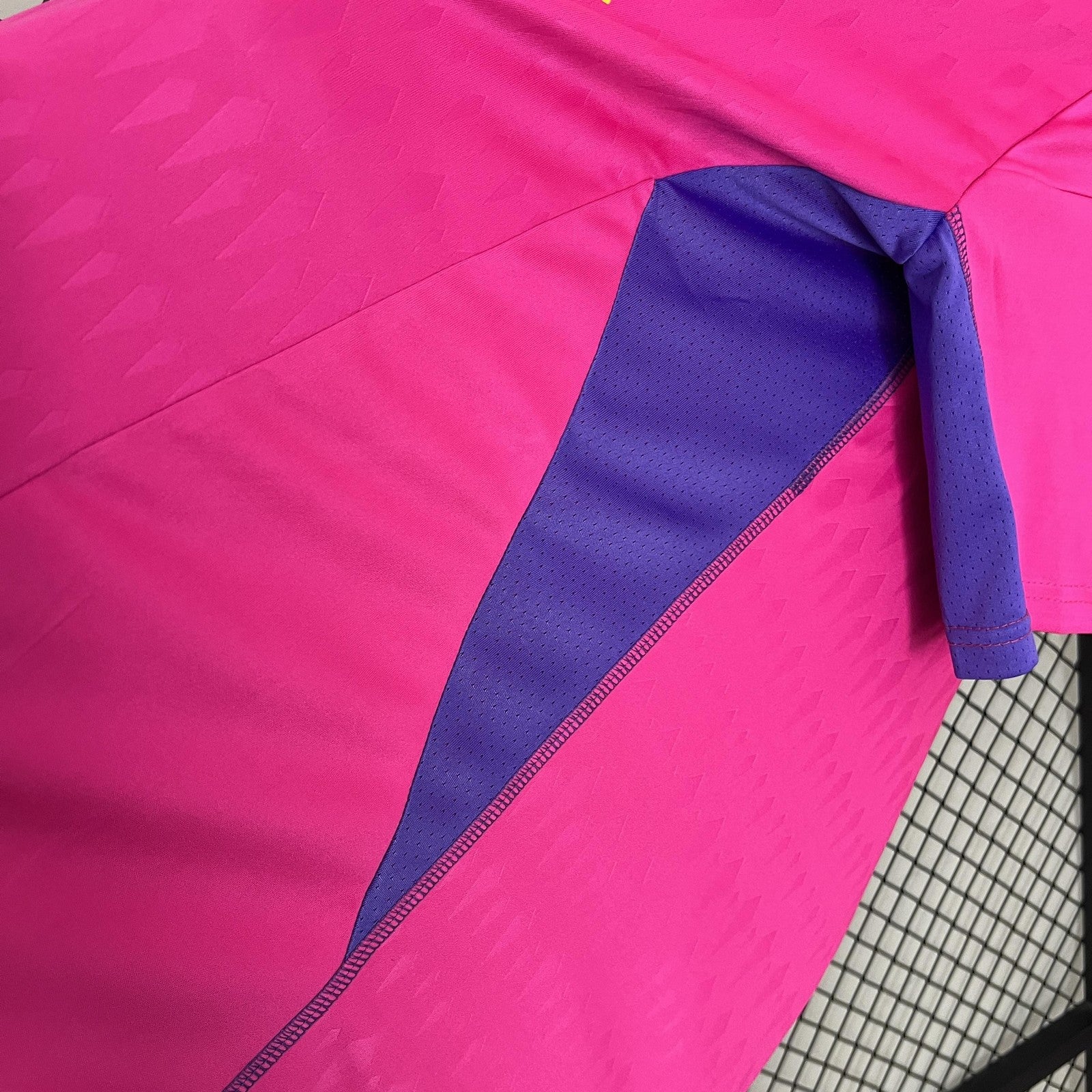 24 25 Goalkeeper Colo Colo Pink