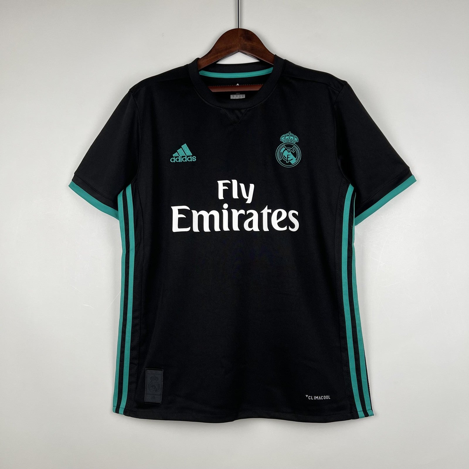 Retro Real Madrid 17 18 Away