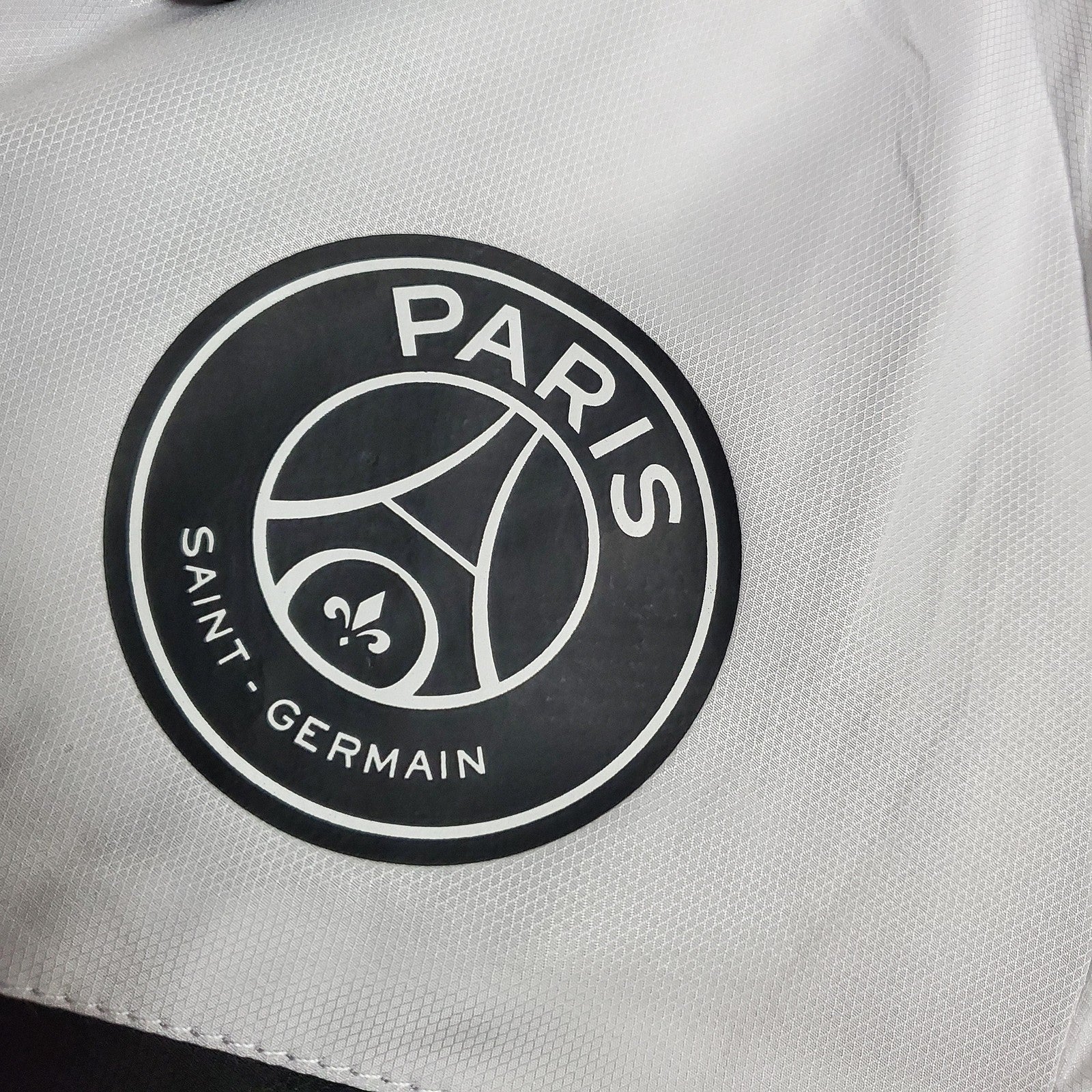 Classic Style Windbreaker Psg Black and White